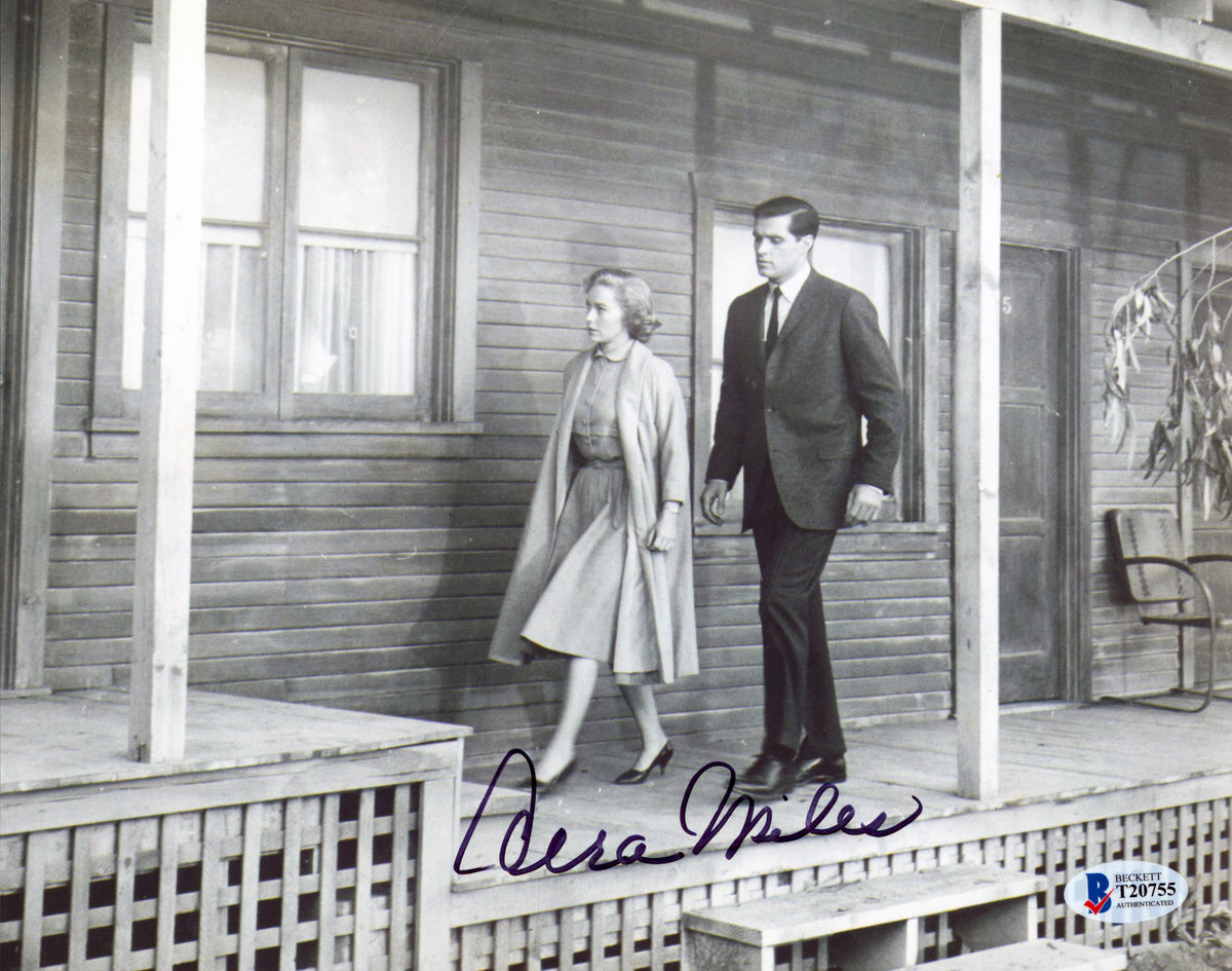Vera Miles Psycho Authentic Signed 8x10 Black & White Photo BAS #T20755