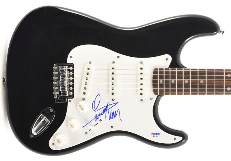 Quincy Jones Thriller Producer Authentic Signed Guitar Autograph PSA/DNA #Q51398