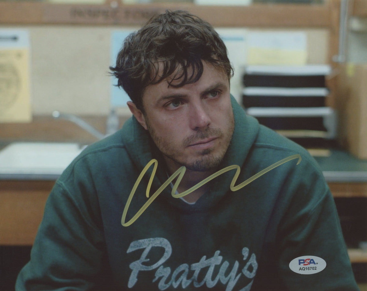 Casey Affleck Manchester by the Sea Authentic Signed 8x10 Photo PSA/DNA #AQ16702