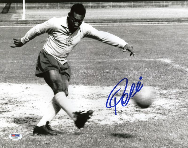 Pele Brazil Soccer Signed Authentic 11X14 Photo Autographed PSA/DNA #Y21223