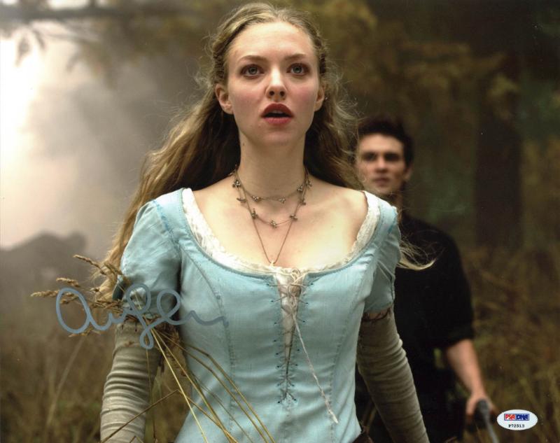 Amanda Seyfried Red Riding Hood Signed Authentic 11X14 Photo PSA/DNA #P72513