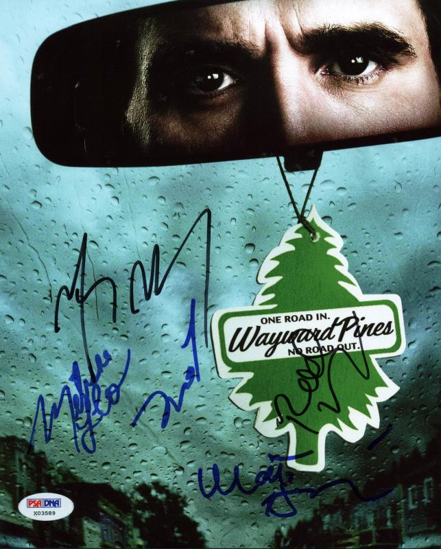 Wayward Pines Cast (5) Shyamalan, Howard & Dillon Signed 8X10 Photo PSA #X03589