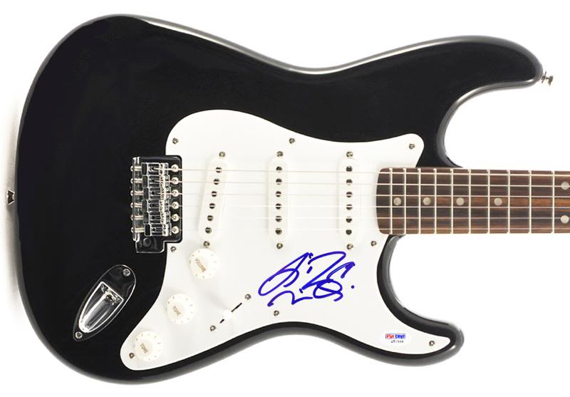Liza Minnelli Cabaret Authentic Signed Guitar Autograph PSA/DNA #Q51500