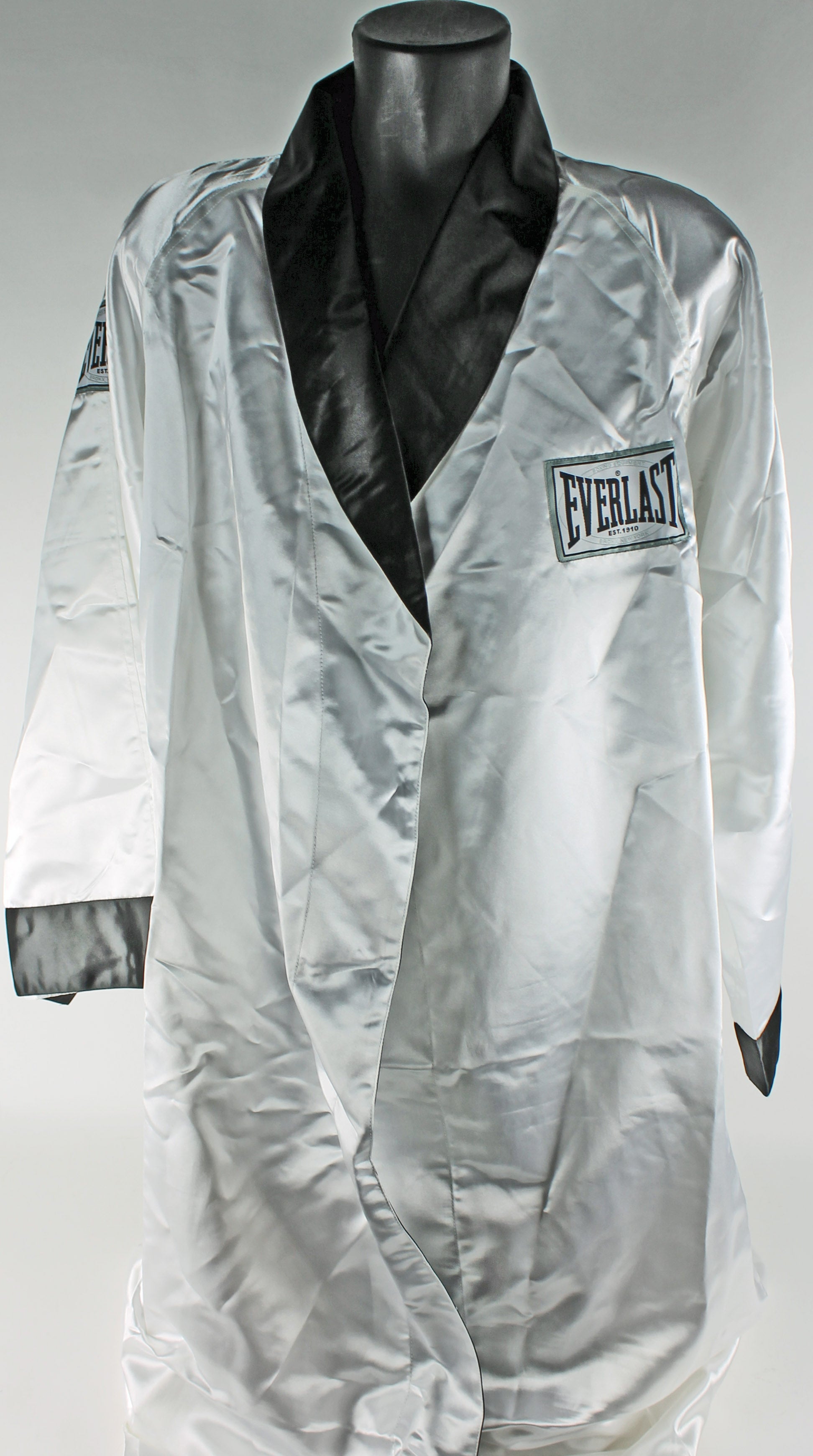 Muhammad Ali Authentic Signed Everlast Boxing Robe PSA/DNA ITP #4A53182