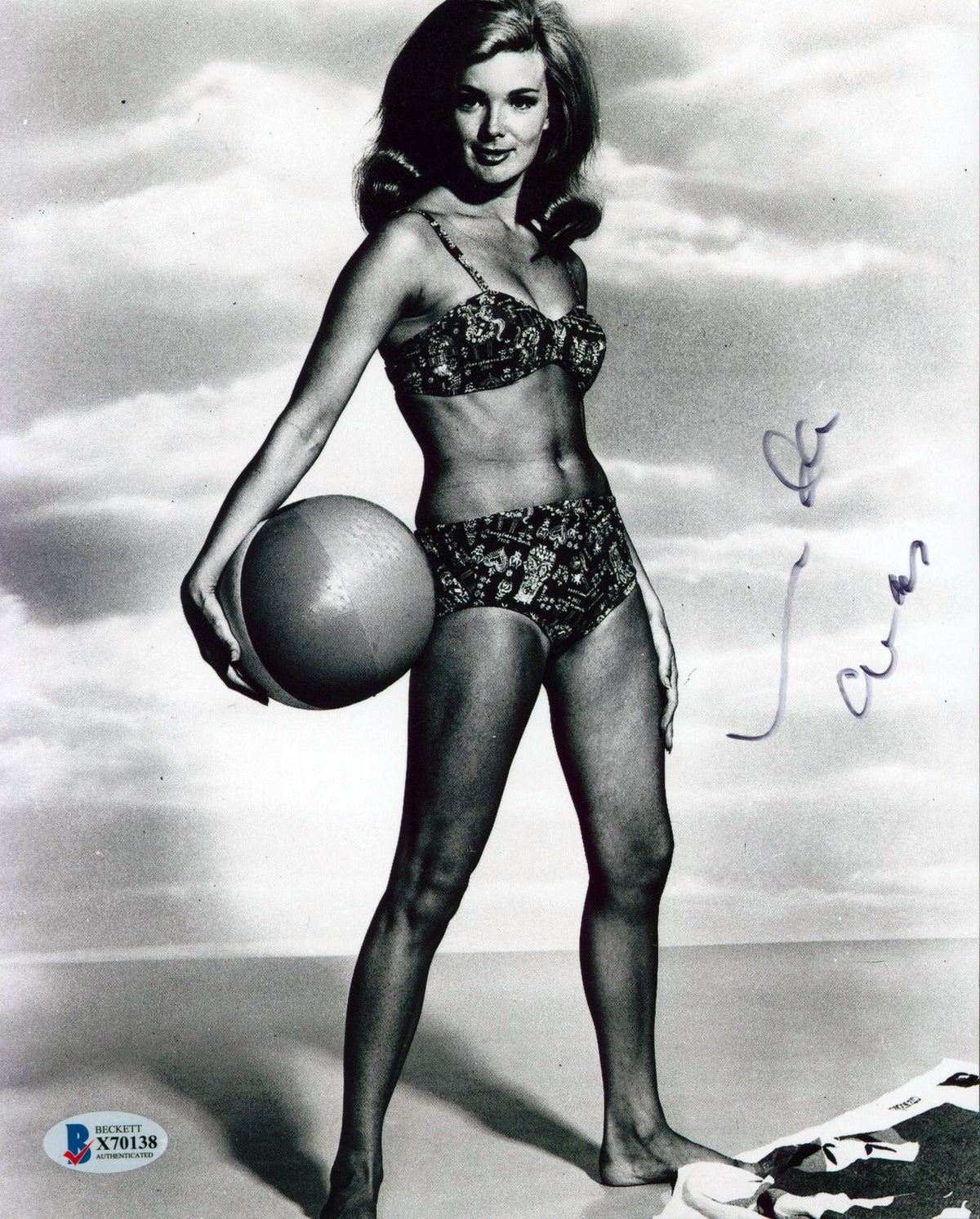 Linda Evans Dynasty Authentic Signed 8x10 Photo Autographed BAS #X70138