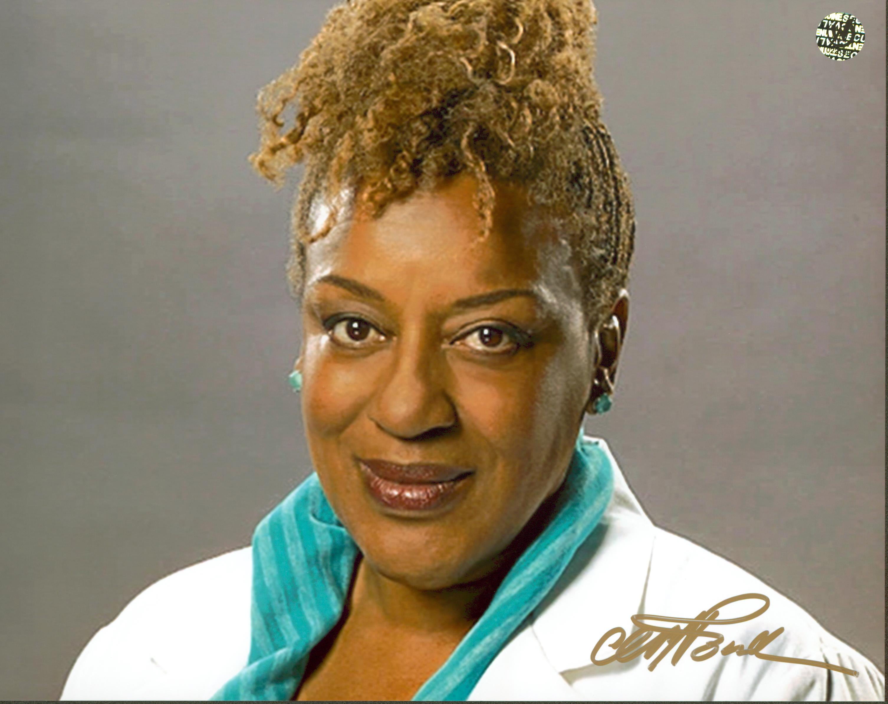CCH Pounder NCIS New Orleans Authentic Signed 8x10 Photo Wizard World #022100