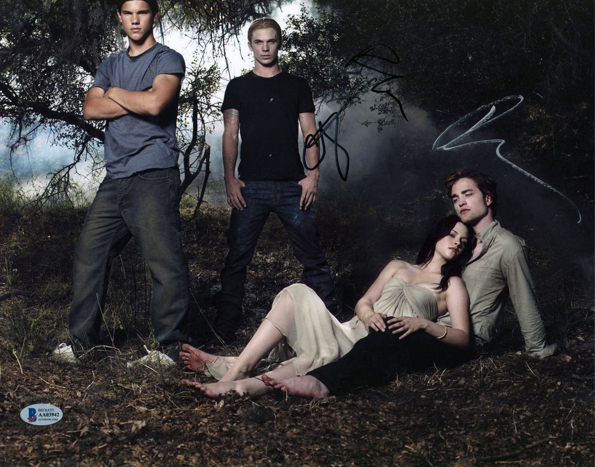 Twilight (3) Pattinson, Stewart & Gigandet Signed 11x14 Photo BAS #AA03942