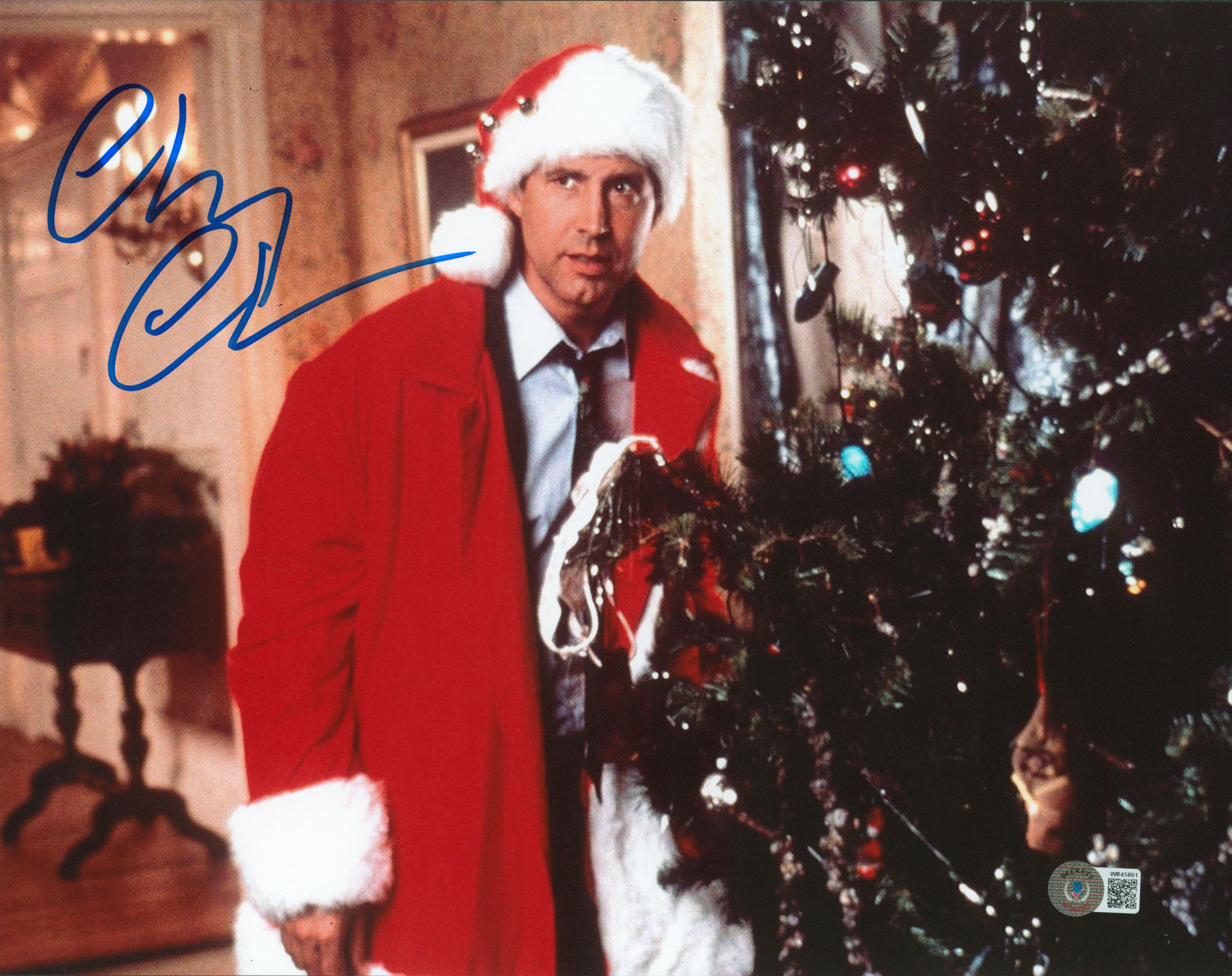 ** HOLIDAY DOORBUSTER ** Chevy Chase Christmas Vacation Signed 11x14 Horizontal Tree Photo w Blue Sig BAS