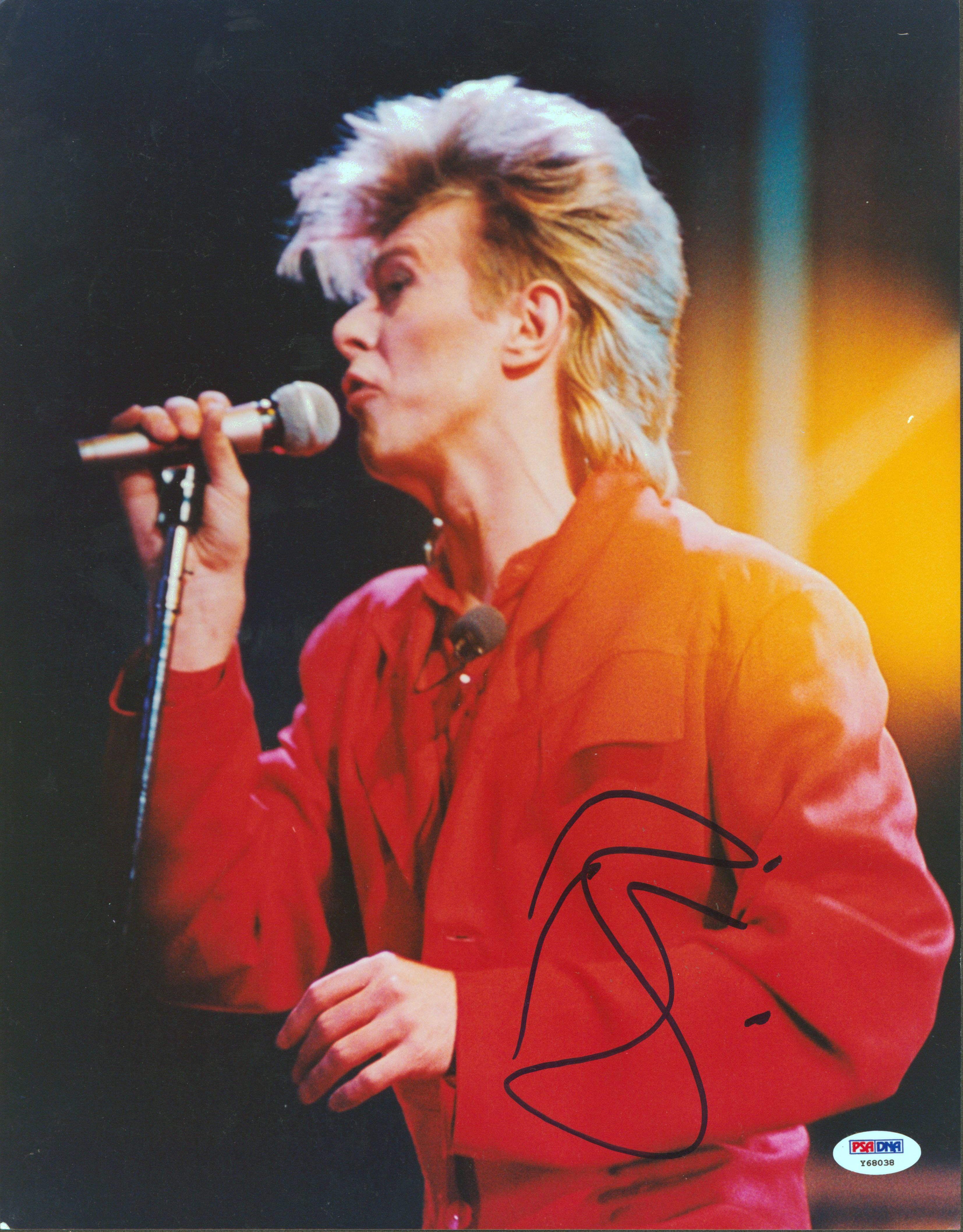 David Bowie Authentic Signed 11x14 Photo Autographed PSA/DNA #Y68038