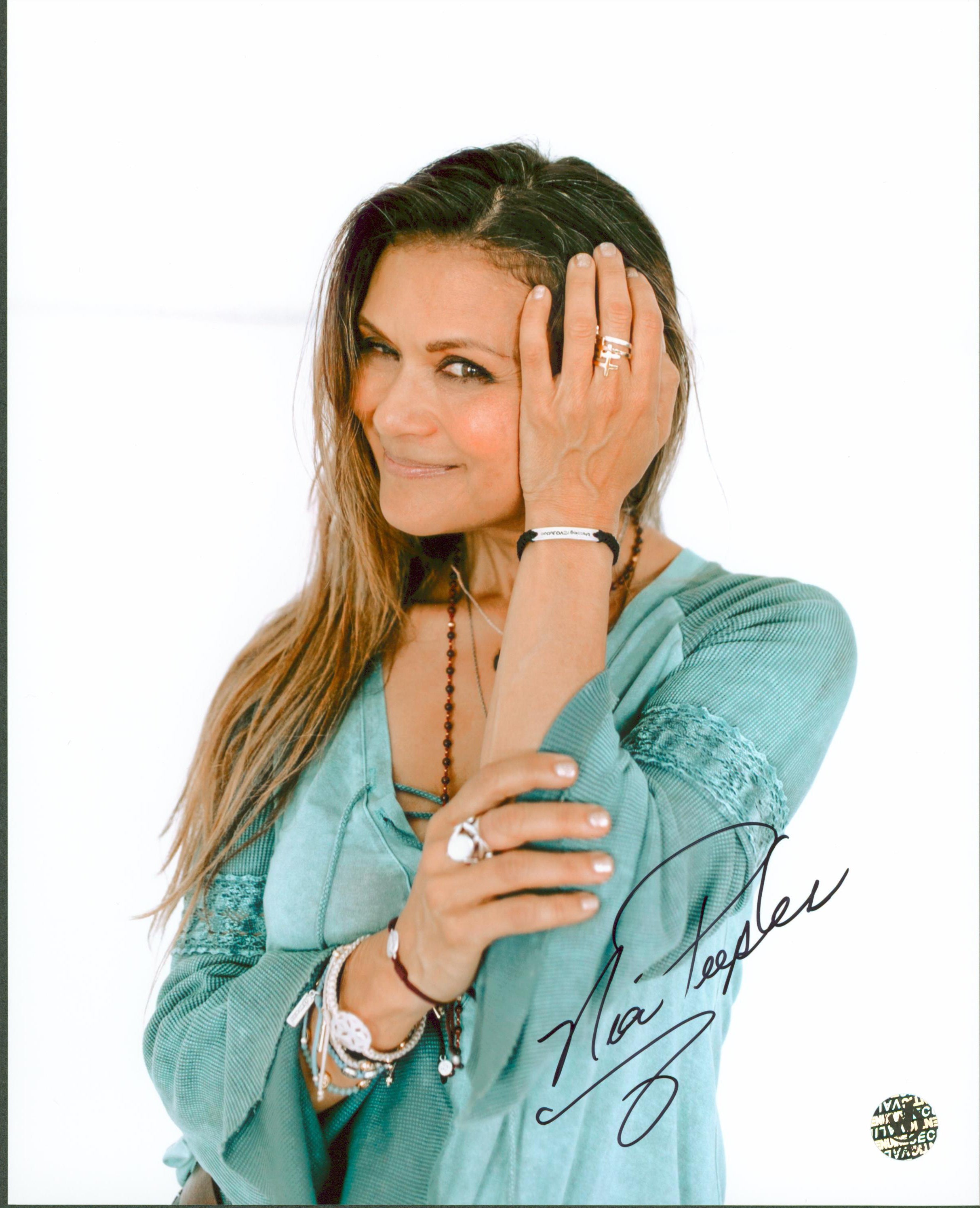 Nia Peeples Pretty Little Liars Authentic Signed 8x10 Photo Wizard World 3