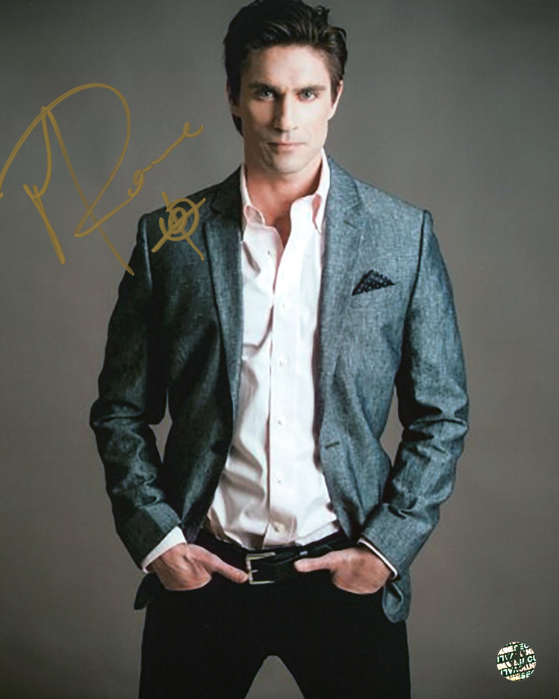 Michael Rowe Arrow Authentic Signed 8x10 Photo Autographed Wizard World 2