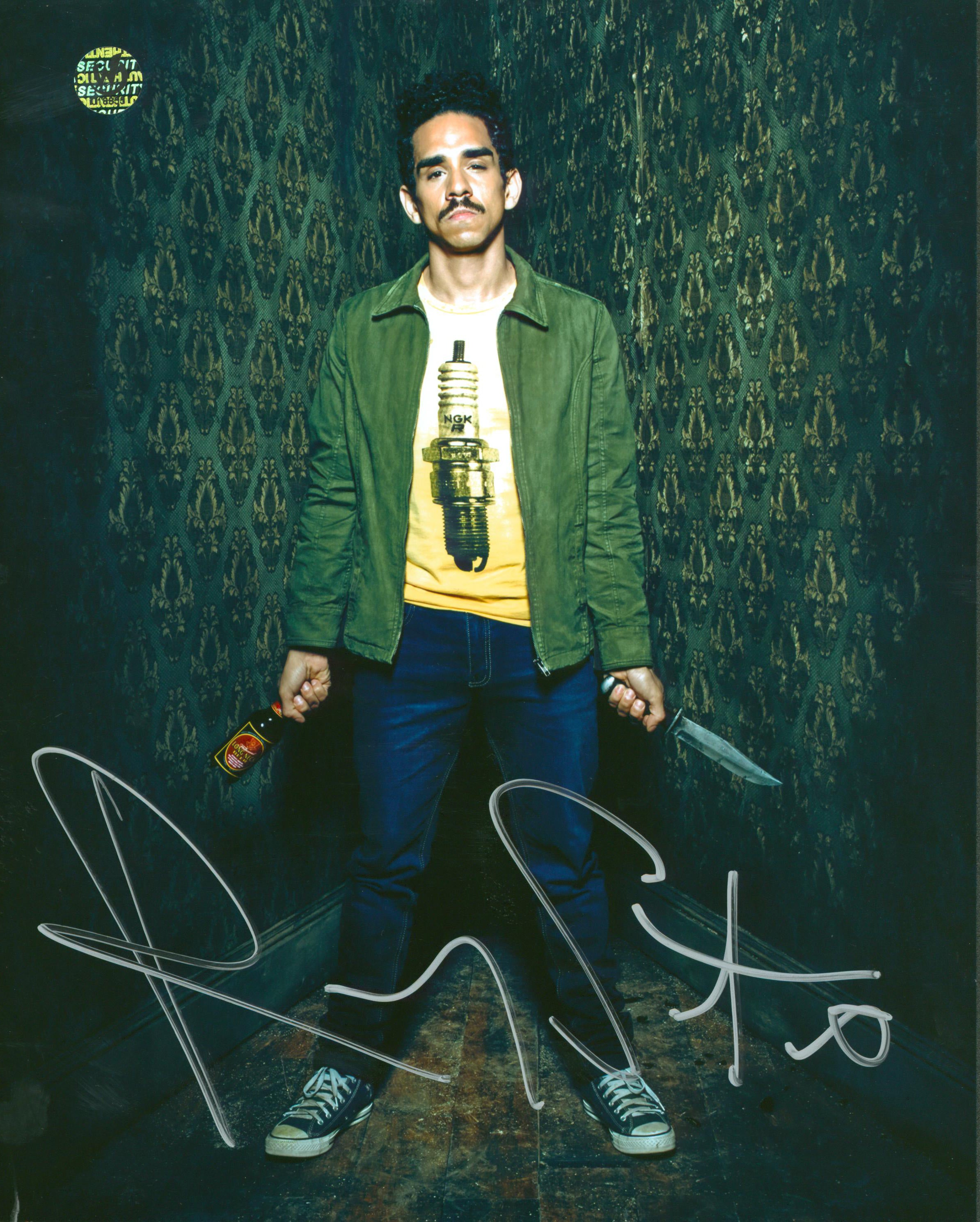 Ray Santiago Ash Vs Evil Dead Authentic Signed 8x10 Photo Wizard World #018855