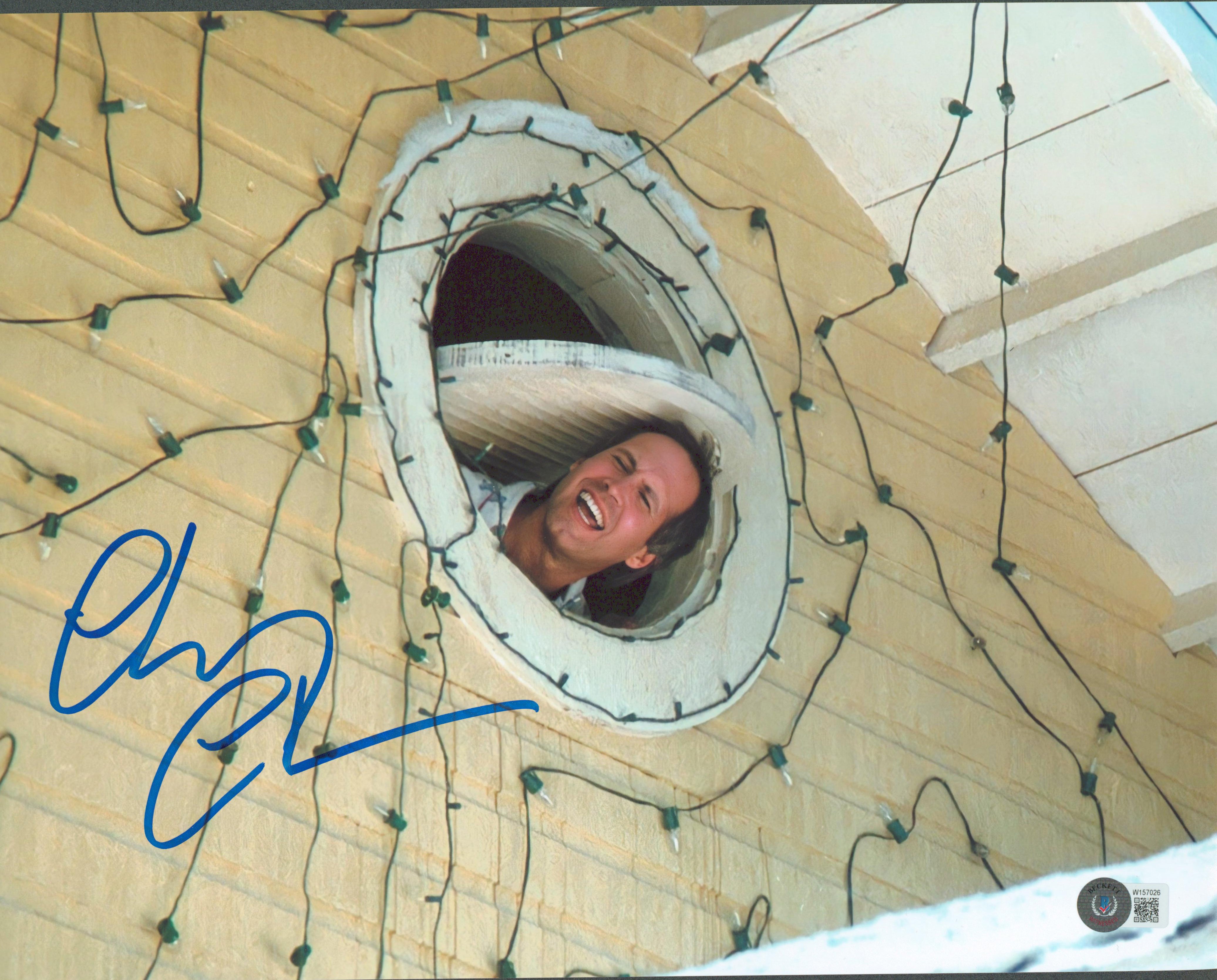 Chevy Chase Christmas Vacation Signed 11x14 Attic Window Photo BAS Witnessed