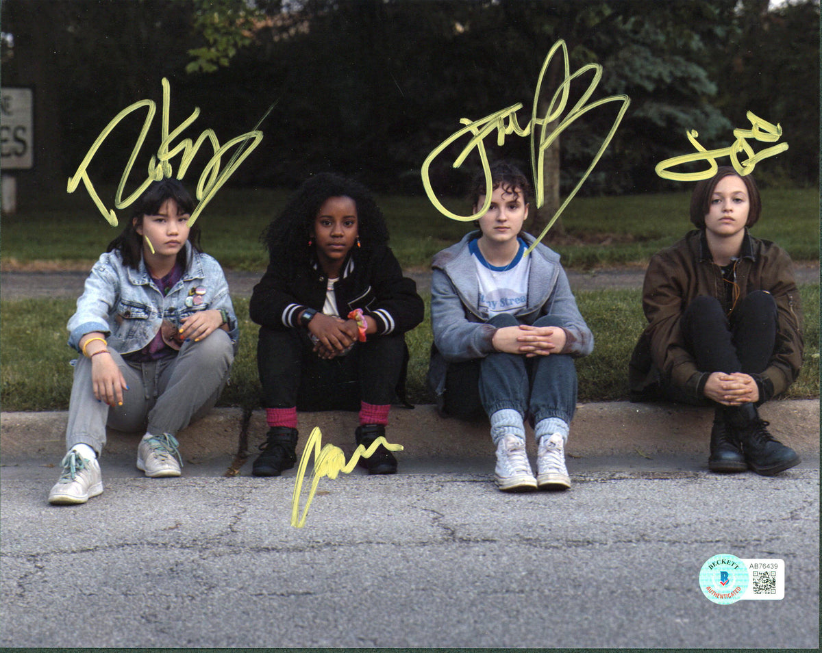 Paper Girls (4) Jones, Nelet, Rosinsky & Strazza Signed 8x10 Photo BAS #AB76439