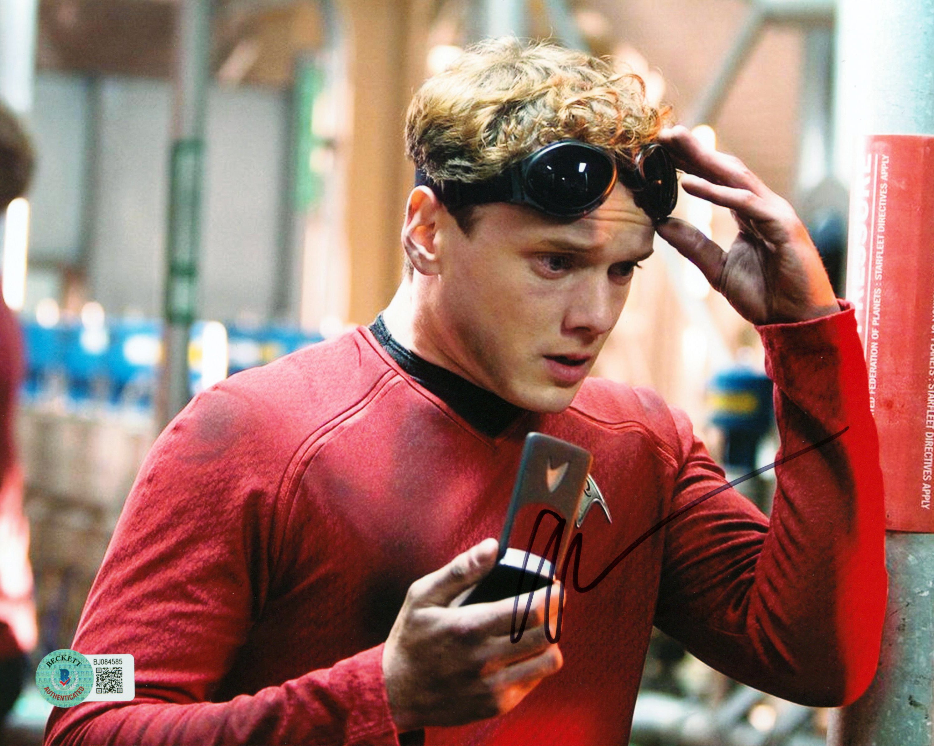 Anton Yelchin Star Trek Authentic Signed 8x10 Photo Autographed BAS #BJ084585