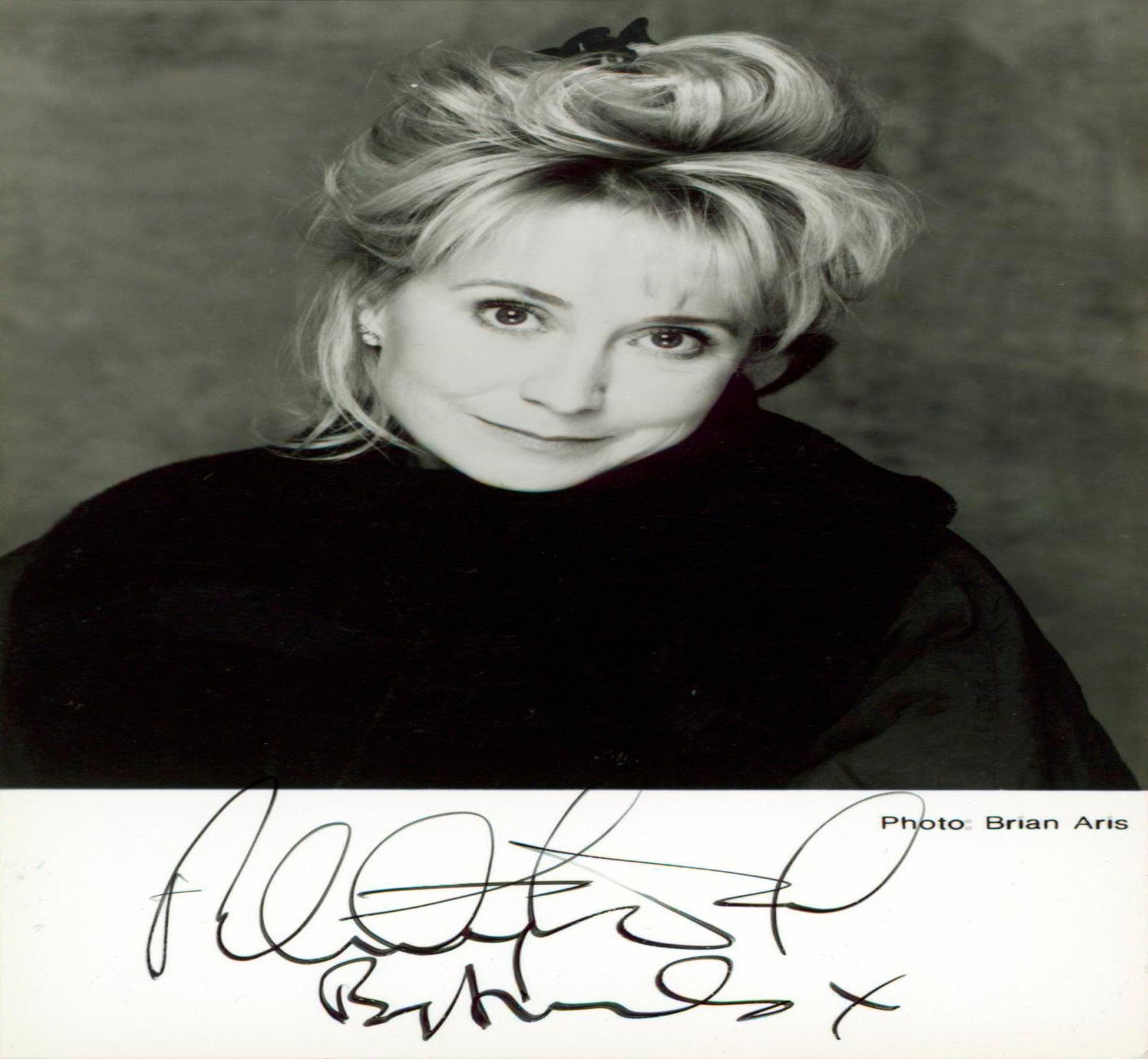 Felicity Kendal Valentino Signed 3.5x5.5 Photo Autographed BAS #BM38111