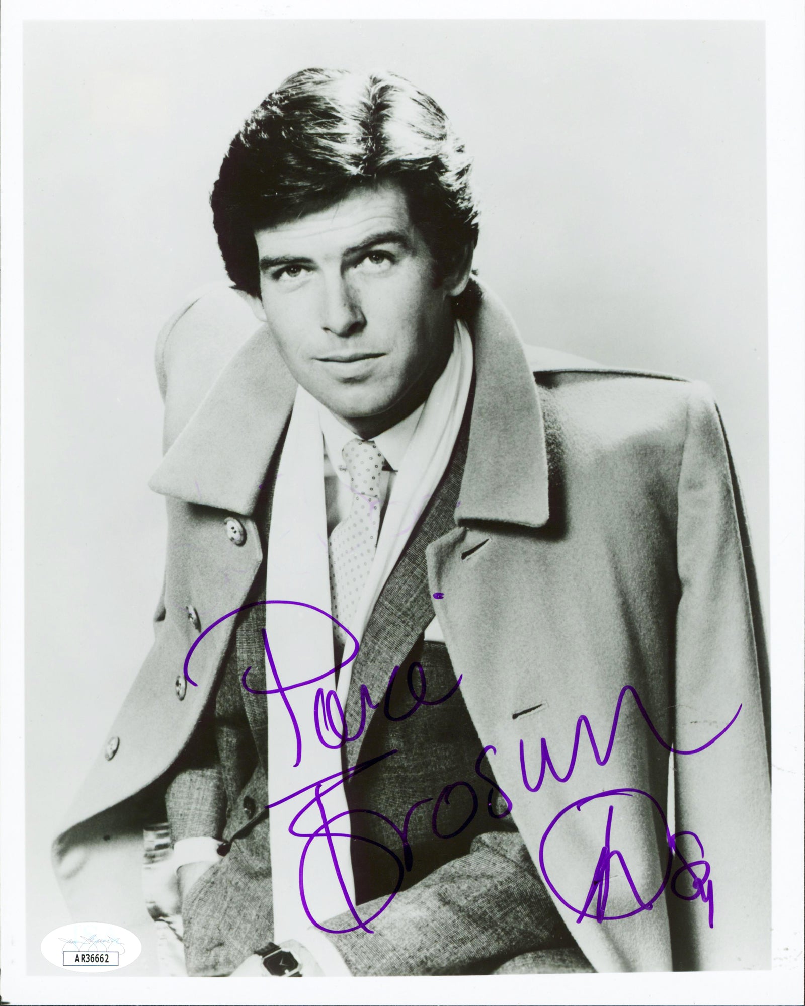 Pierce Brosnan GoldenEye Authentic Signed 8x10 Photo JSA #AR36662