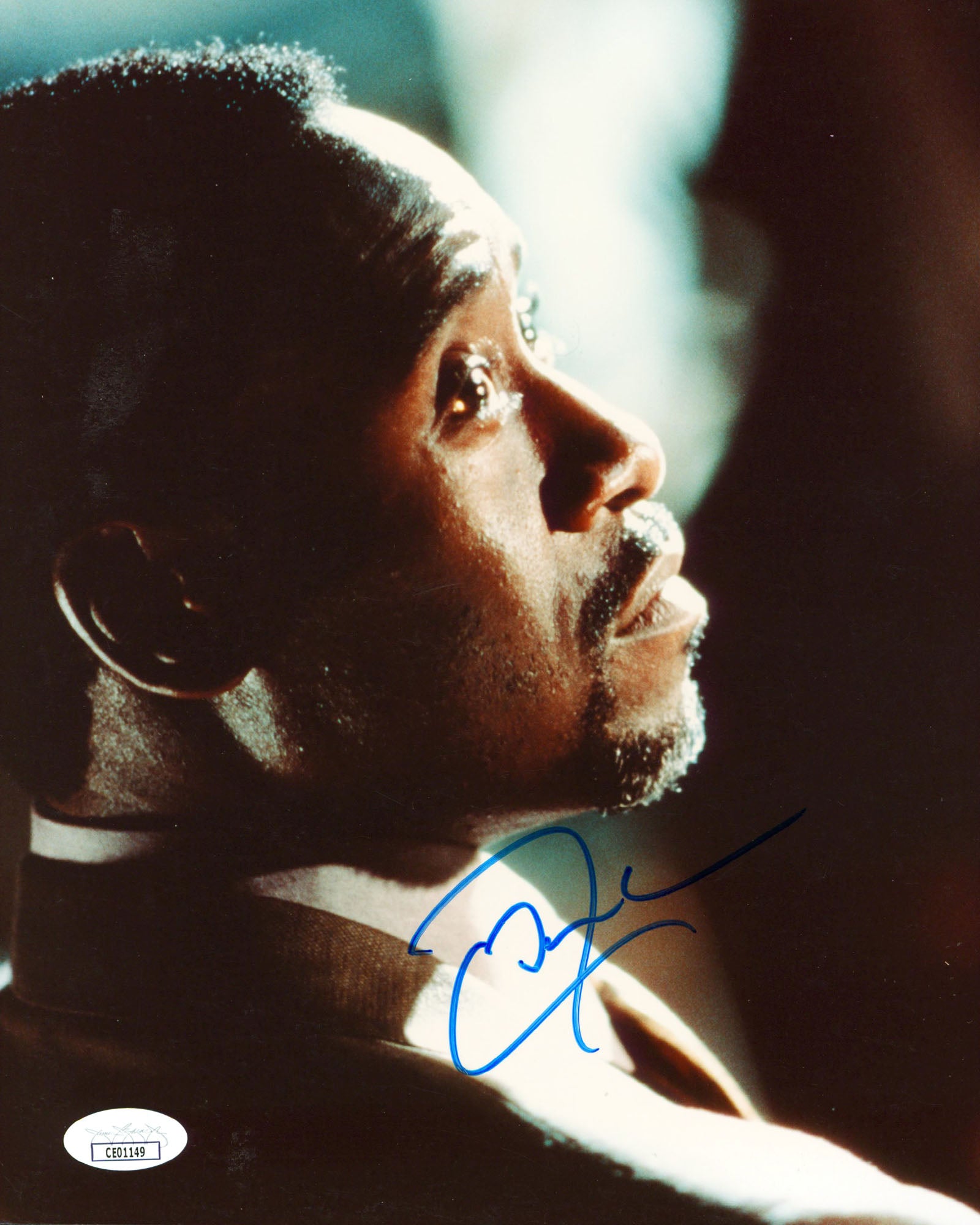 Don Cheadle Miles Ahead Authentic Signed 8x10 Vertical Photo JSA #CE01149