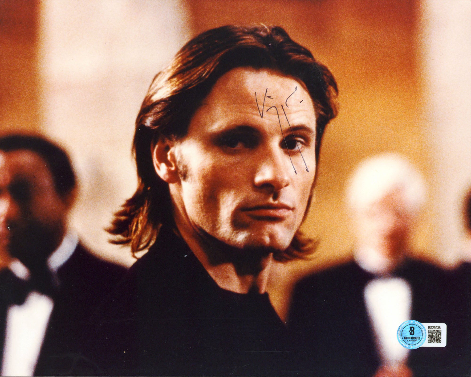 Viggo Mortensen A Perfect Murder Authentic Signed 8x10 Photo BAS #BS29238