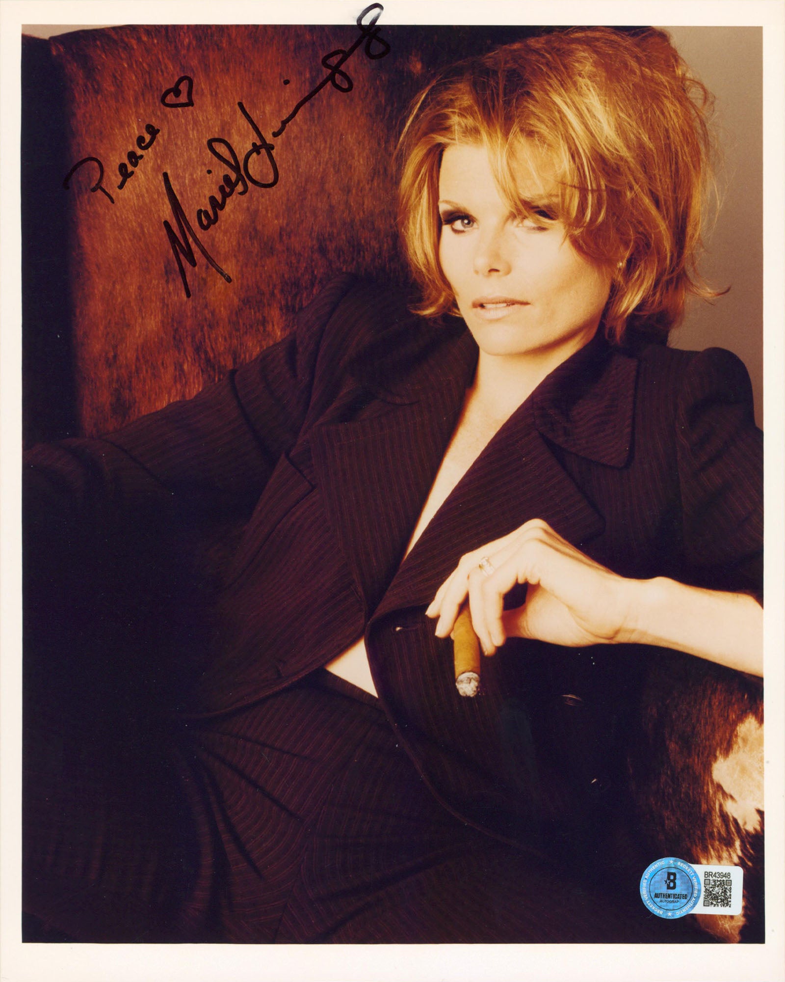 Mariel Hemingway Star 80 Peace Authentic Signed 8x10 Vertical Photo BAS #BR43948