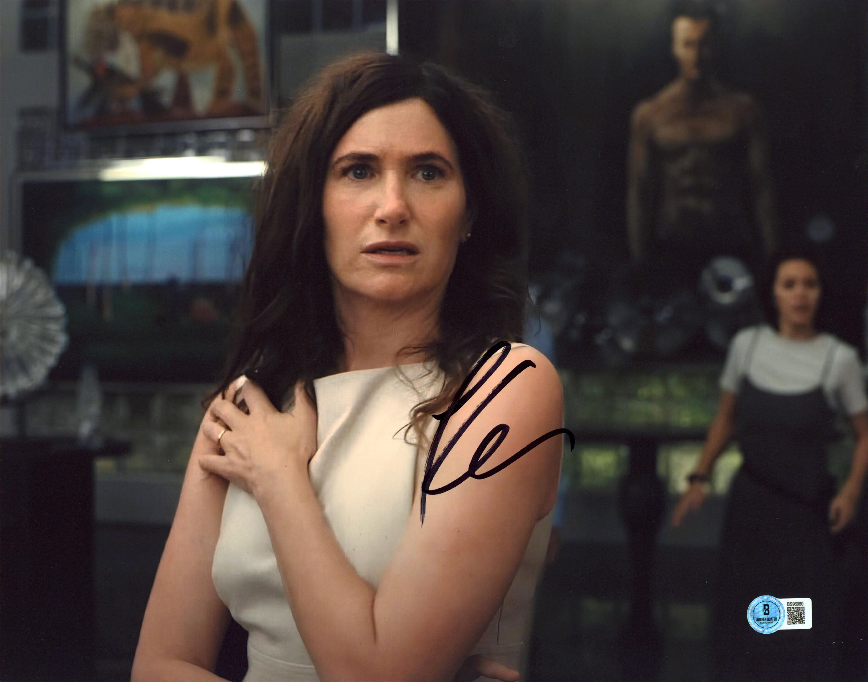 Kathryn Hahn Glass Onion: A Knives Out Mystery Signed 11x14 Photo BAS #BS96980