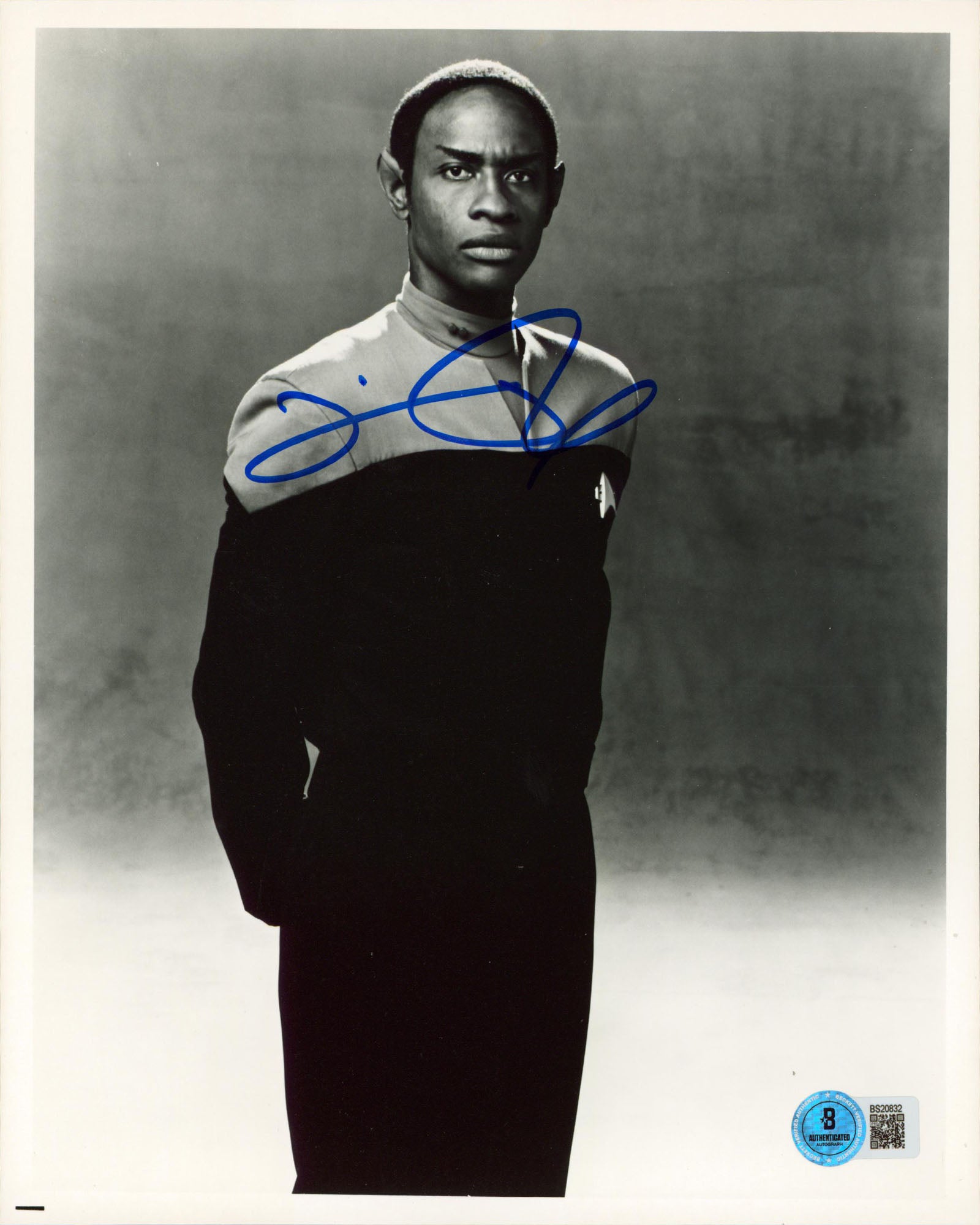 Tim Russ Star Trek: Voyager Authentic Signed 8x10 Vertical Photo BAS #BS20832