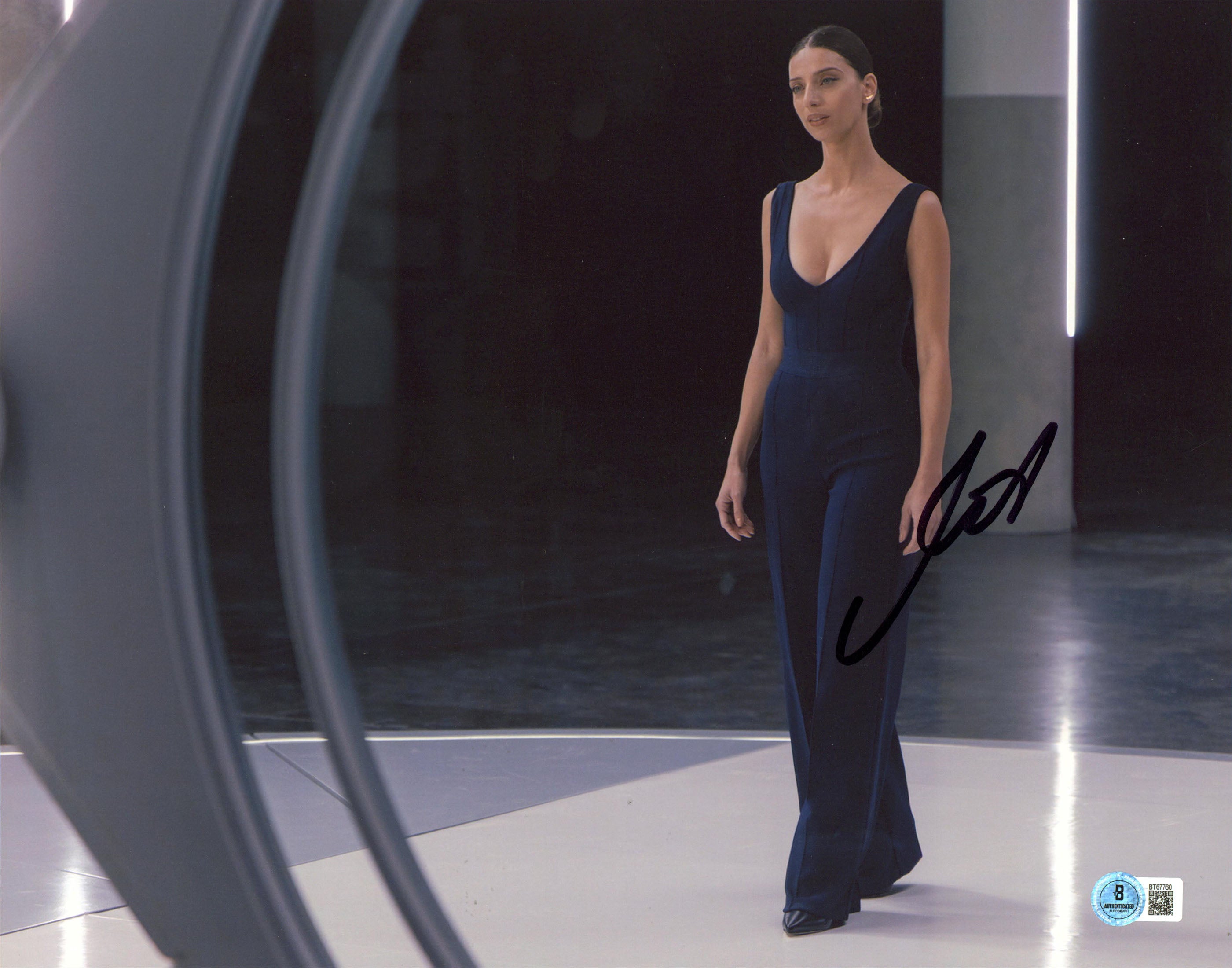 Angela Sarafyan Westworld Authentic Signed 11x14 Horizontal Photo BAS #BT67760