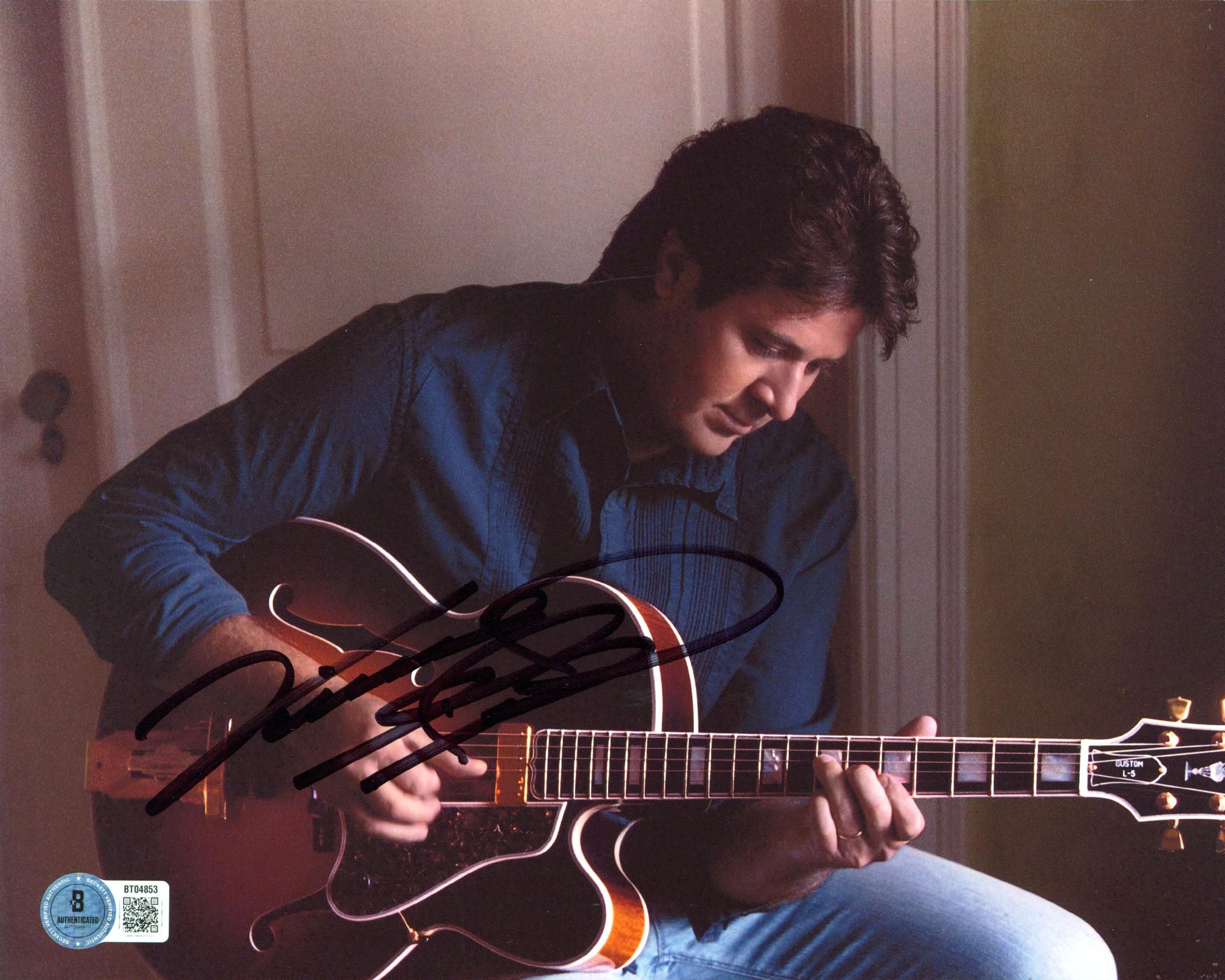 Vince Gill Country Musician Authentic Signed 8x10 Horizontal Photo BAS #BT04853
