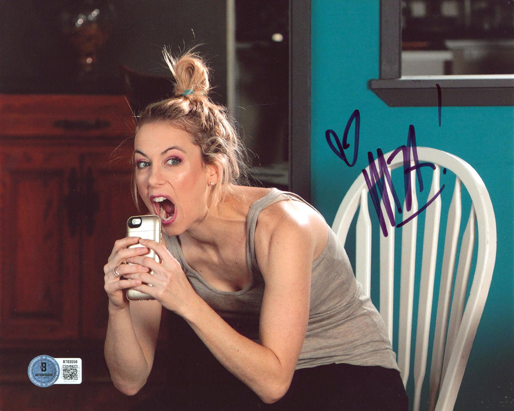 Iliza Schlesinger Hot Forever Authentic Signed 8x10 Horizontal Photo BAS 1
