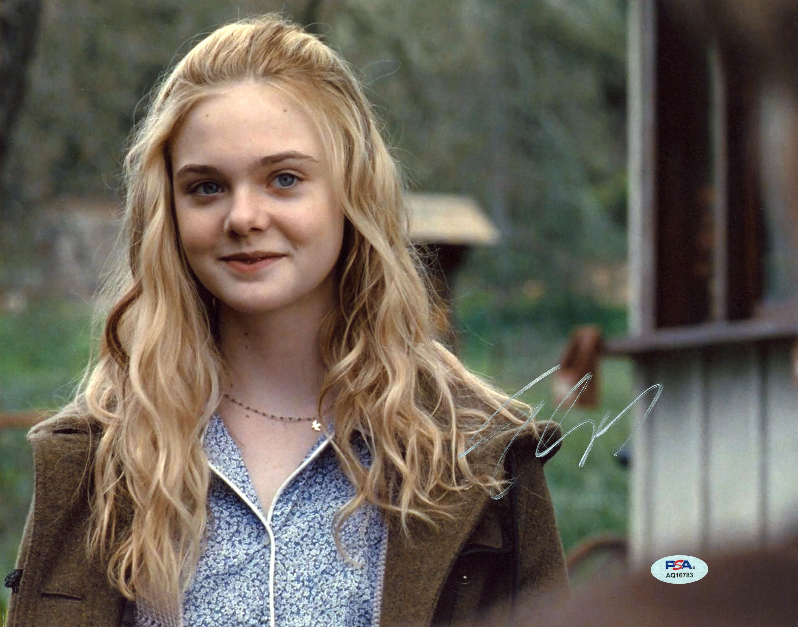 Elle Fanning We Bought A Zoo Authentic Signed 11x14 Photo PSA/DNA #AQ16783