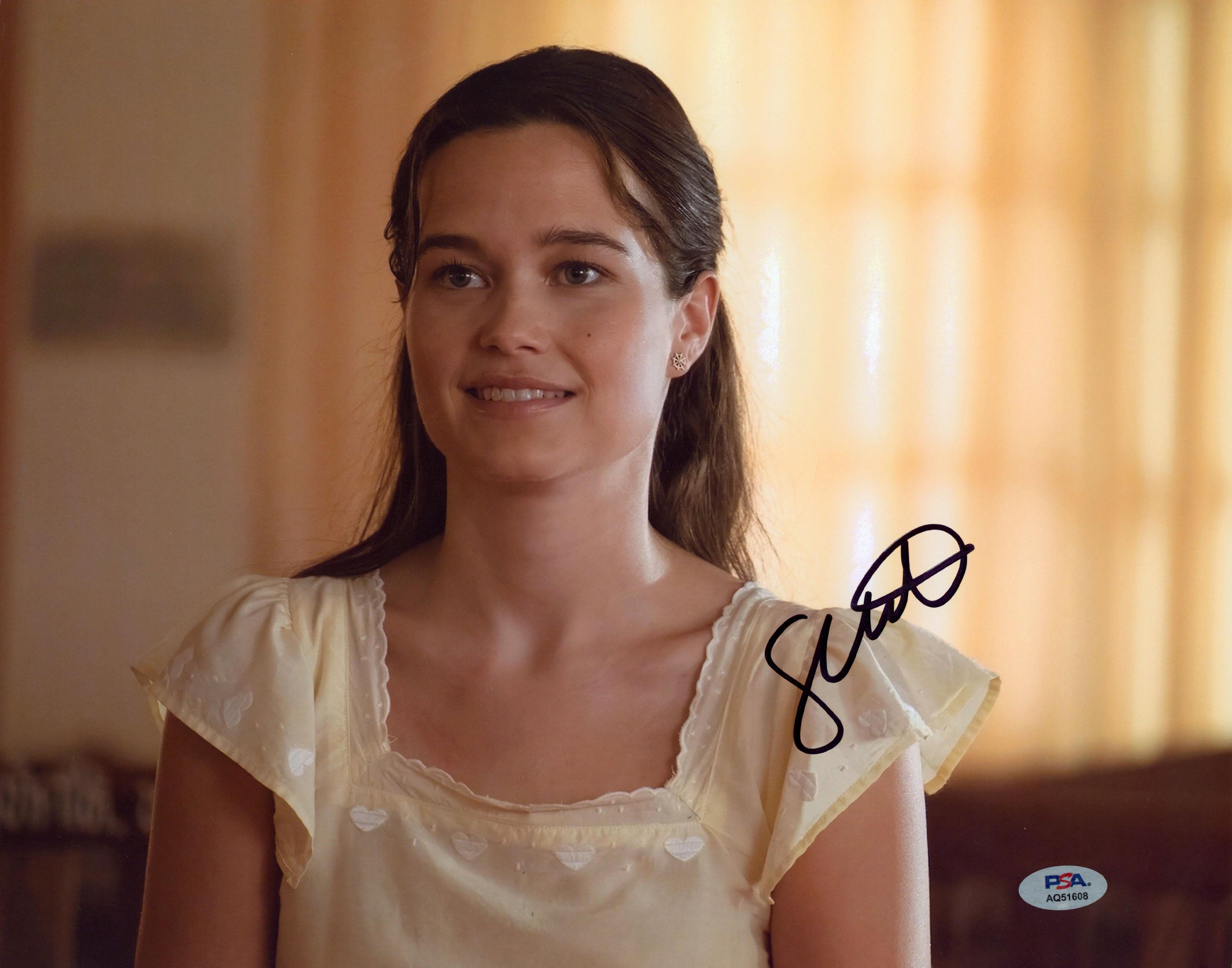 Sarah Catherine Hook The White Lotus Signed 11x14 Photo PSA/DNA #AQ51608