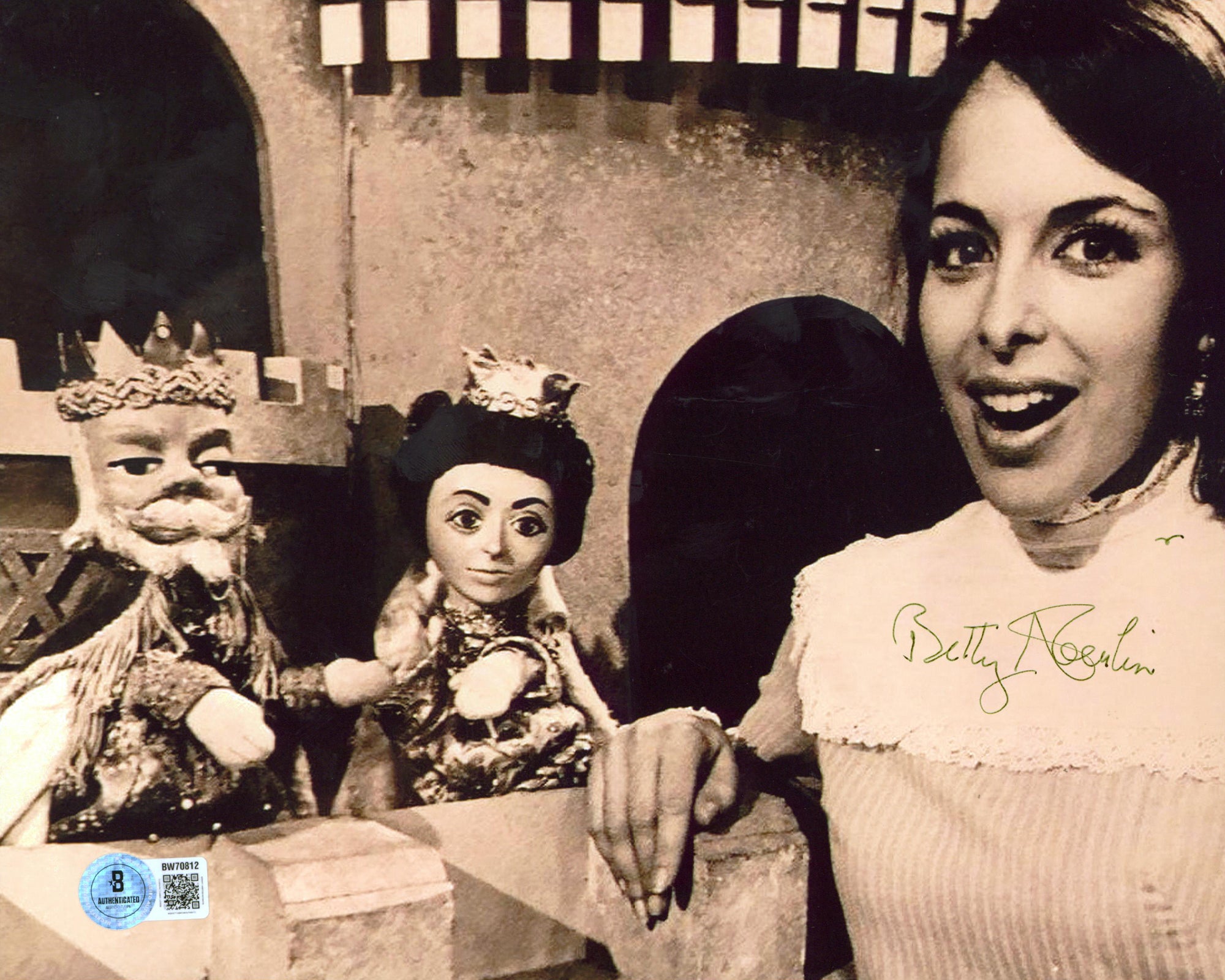 Betty Aberlin Mister Rogers' Authentic Signed 8x10 Horizontal Photo BAS #BW70812