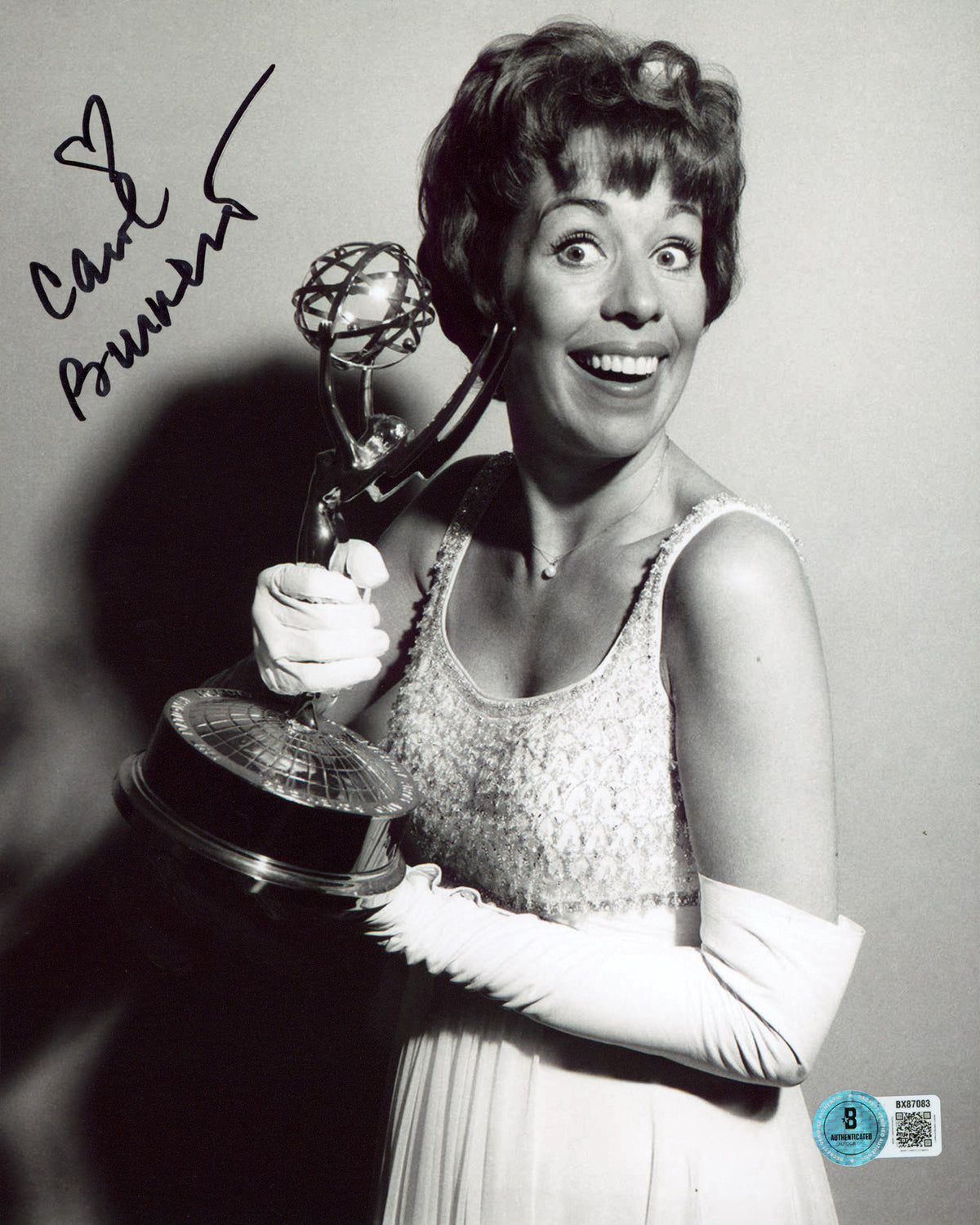 Carol Burnett Authentic Signed 8x10 Vertical Photo Autographed BAS 20