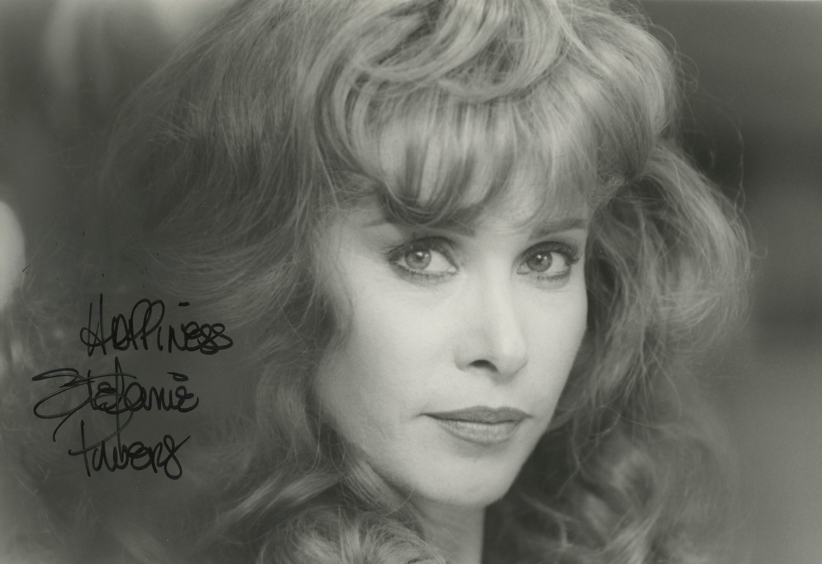 Stefanie Powers Hart to Hart "Happiness" Signed 7x9.5 Photo BAS #BL76425