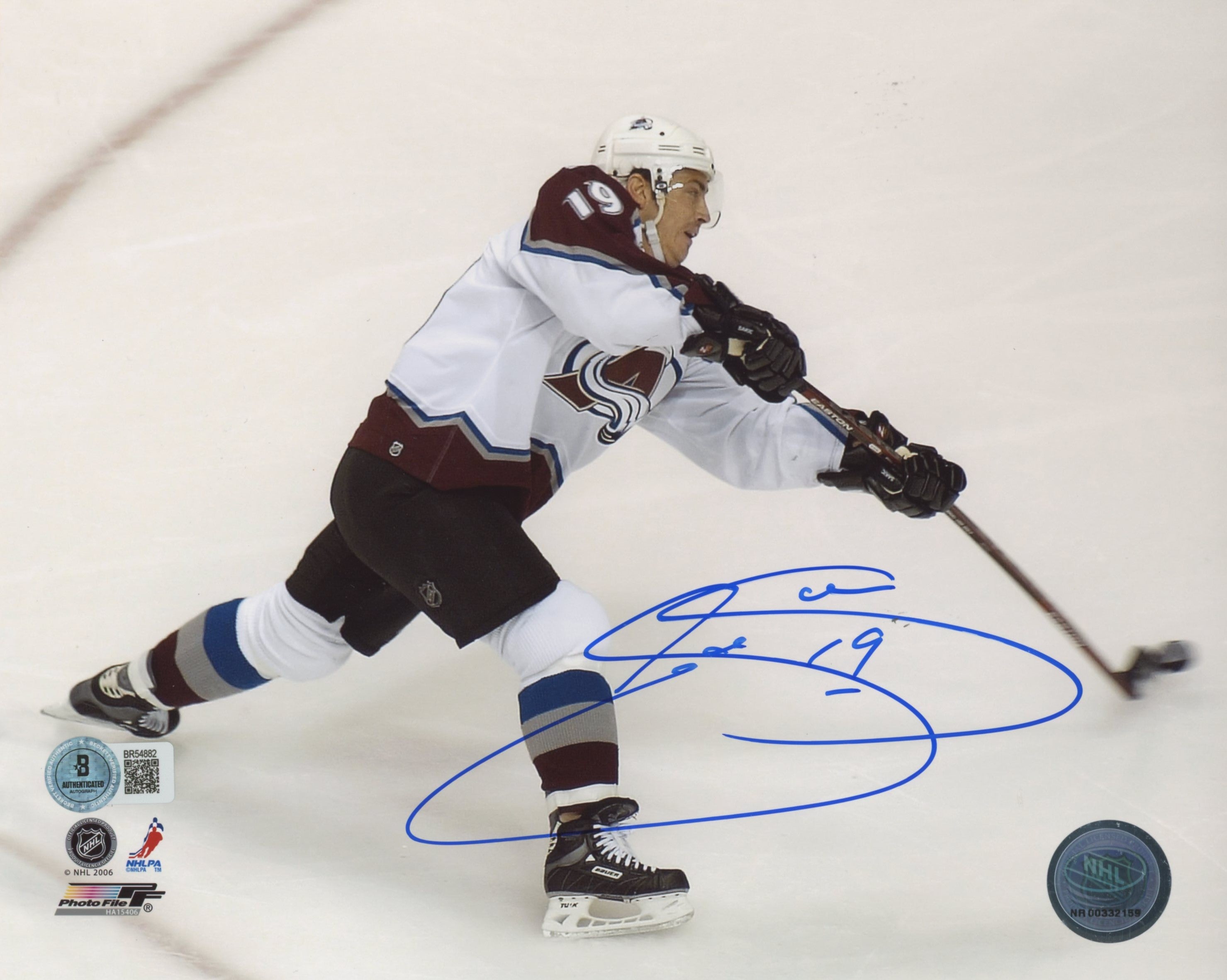 Avalanche Joe Sakic Authentic Signed 8x10 Photo Autographed BAS #BR54882