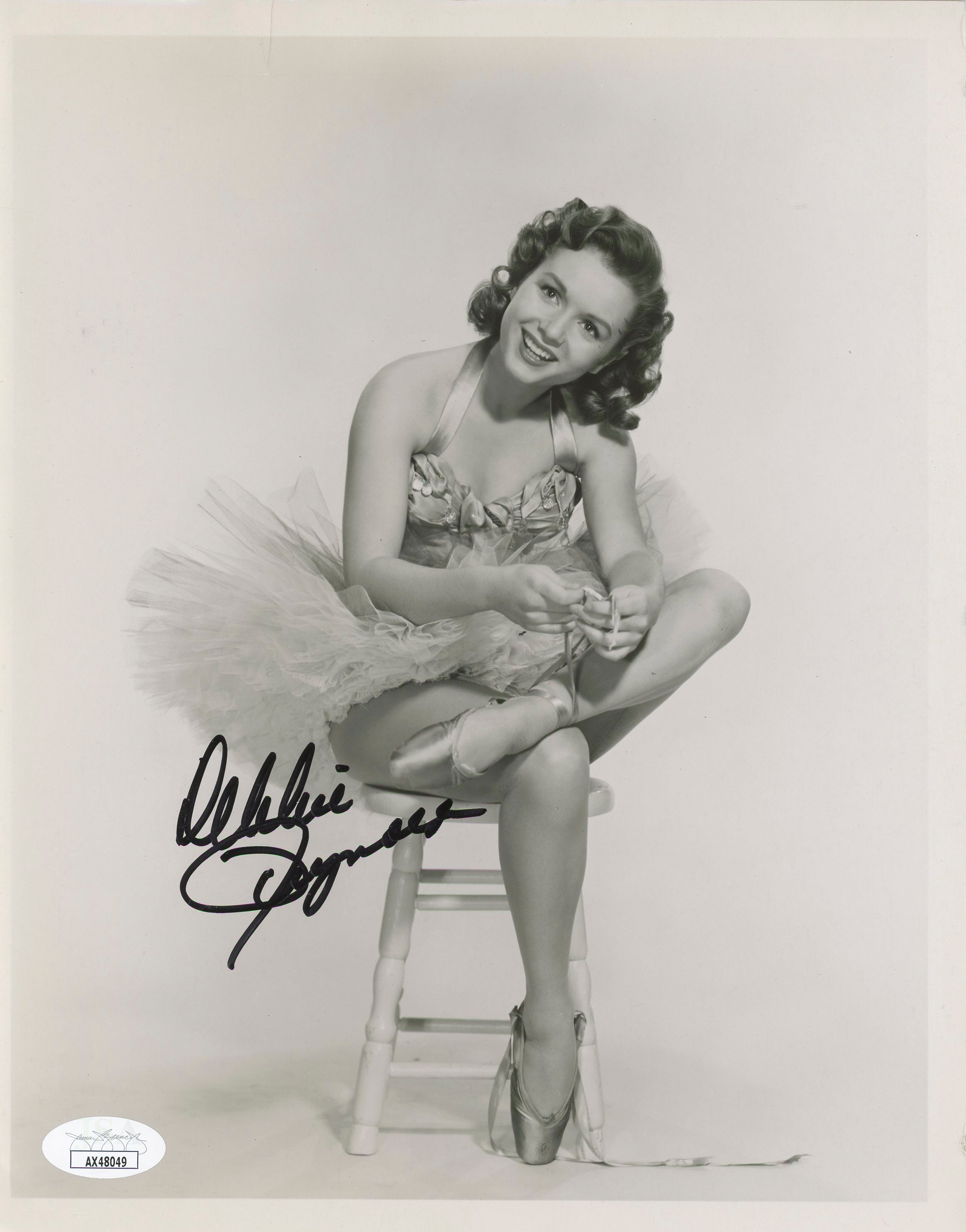 Debbie Reynolds Singin' in the Rain Authentic Signed 8x10 Photo JSA #AX48049