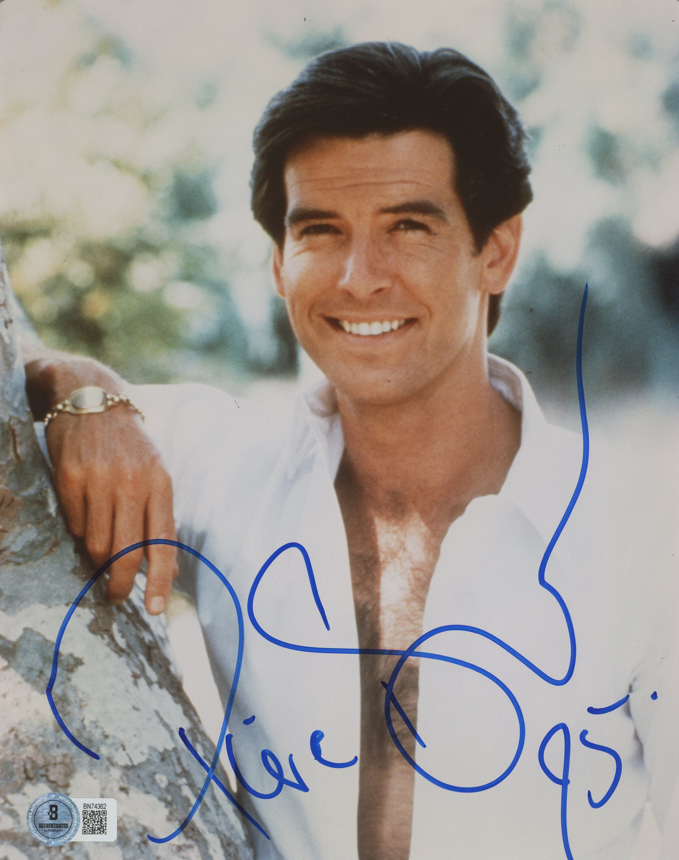 Pierce Brosnan GoldenEye Authentic Signed 8x10 Photo Autographed BAS #BN74362