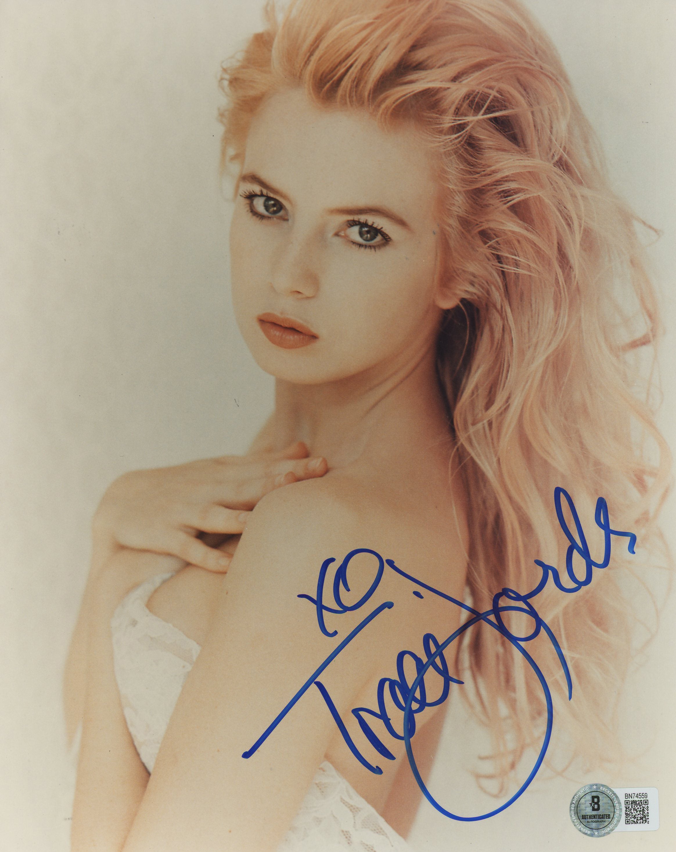 Traci Lords Actress "XO" Authentic Signed 8x10 Photo Autographed BAS #BN74559