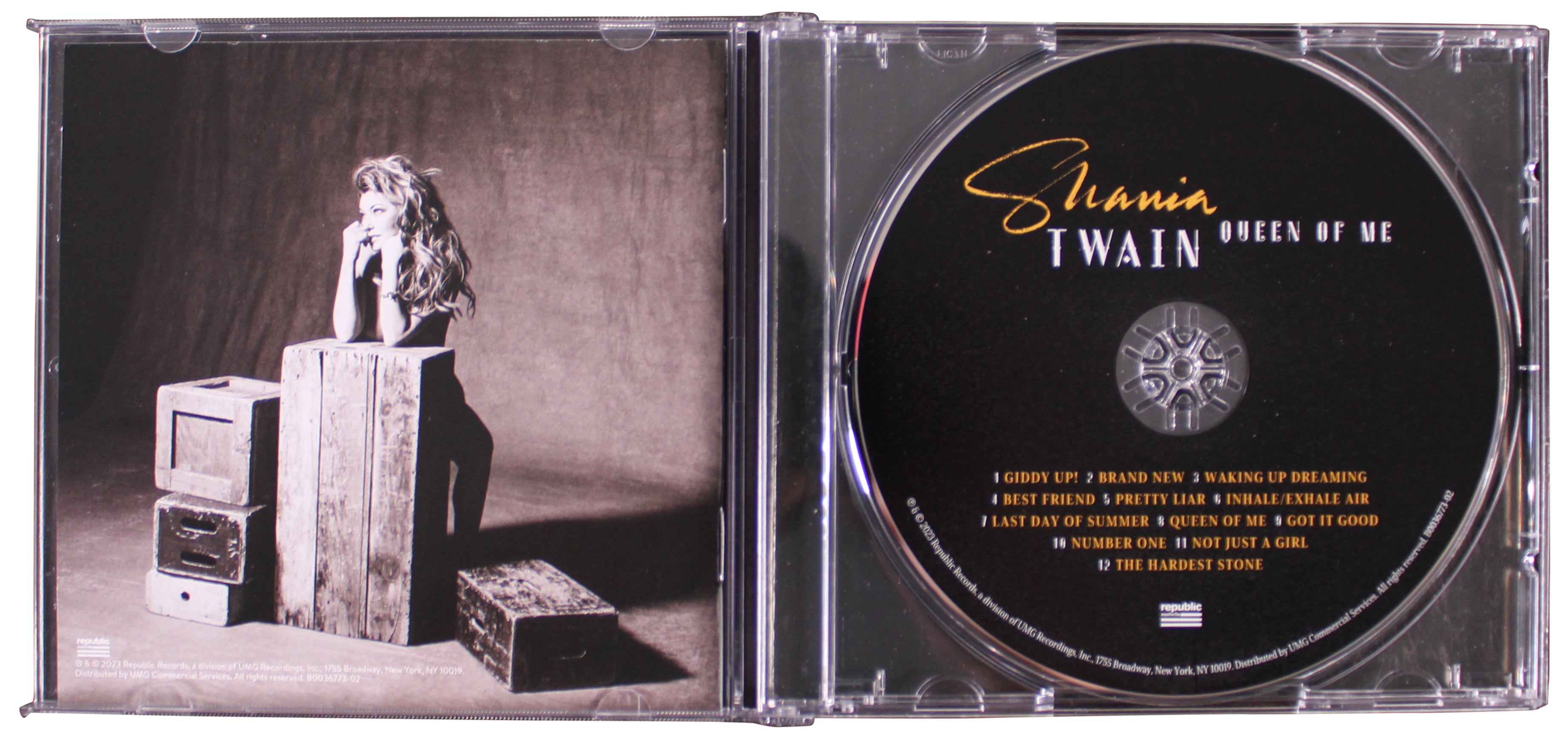 Shania Twain Authentic Signed Queen of Me CD Insert w/ Disk BAS #BP33169