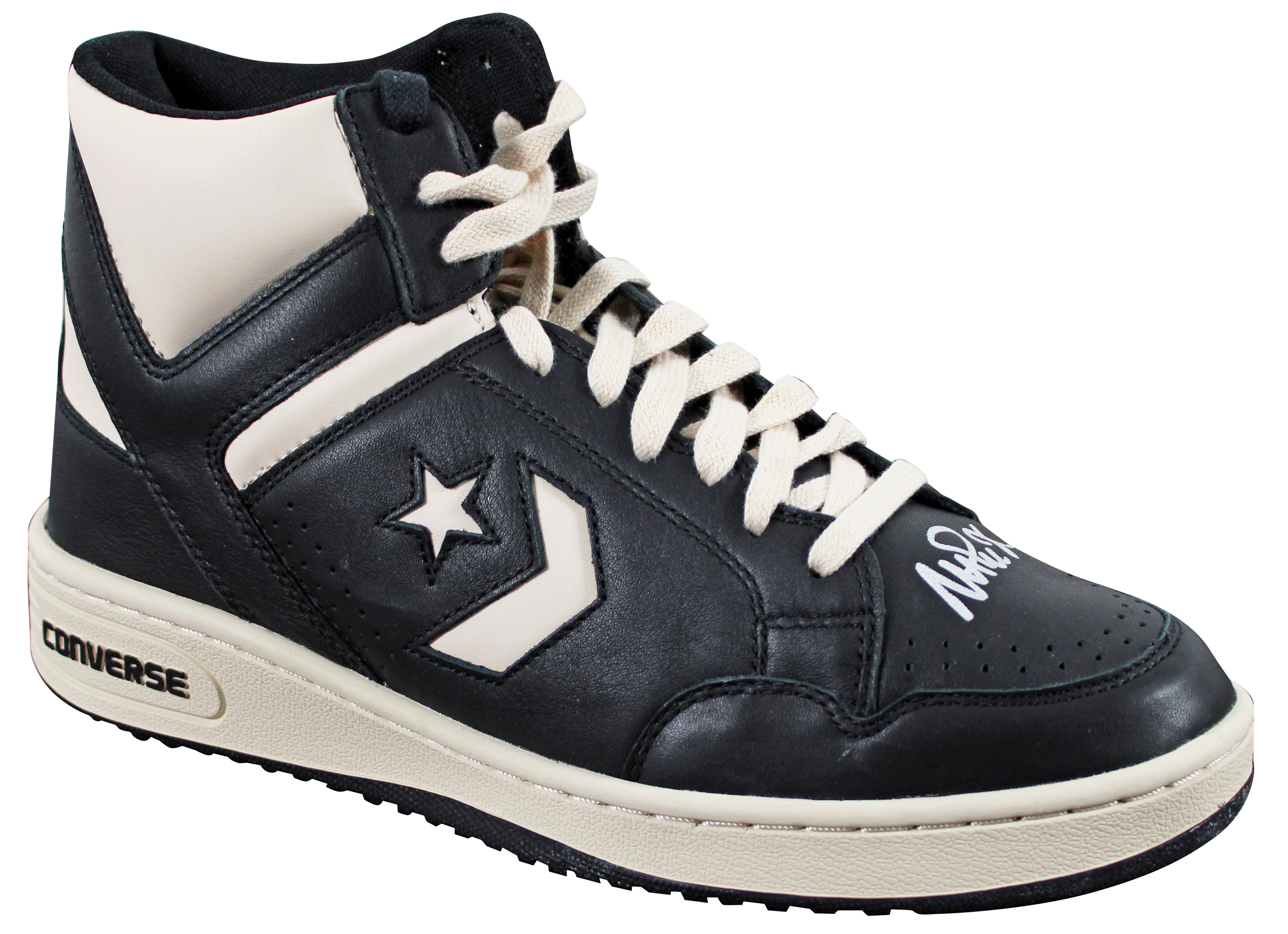 Lakers Magic Johnson Signed Right Black & White Converse Weapon Shoe  BAS Wit 2