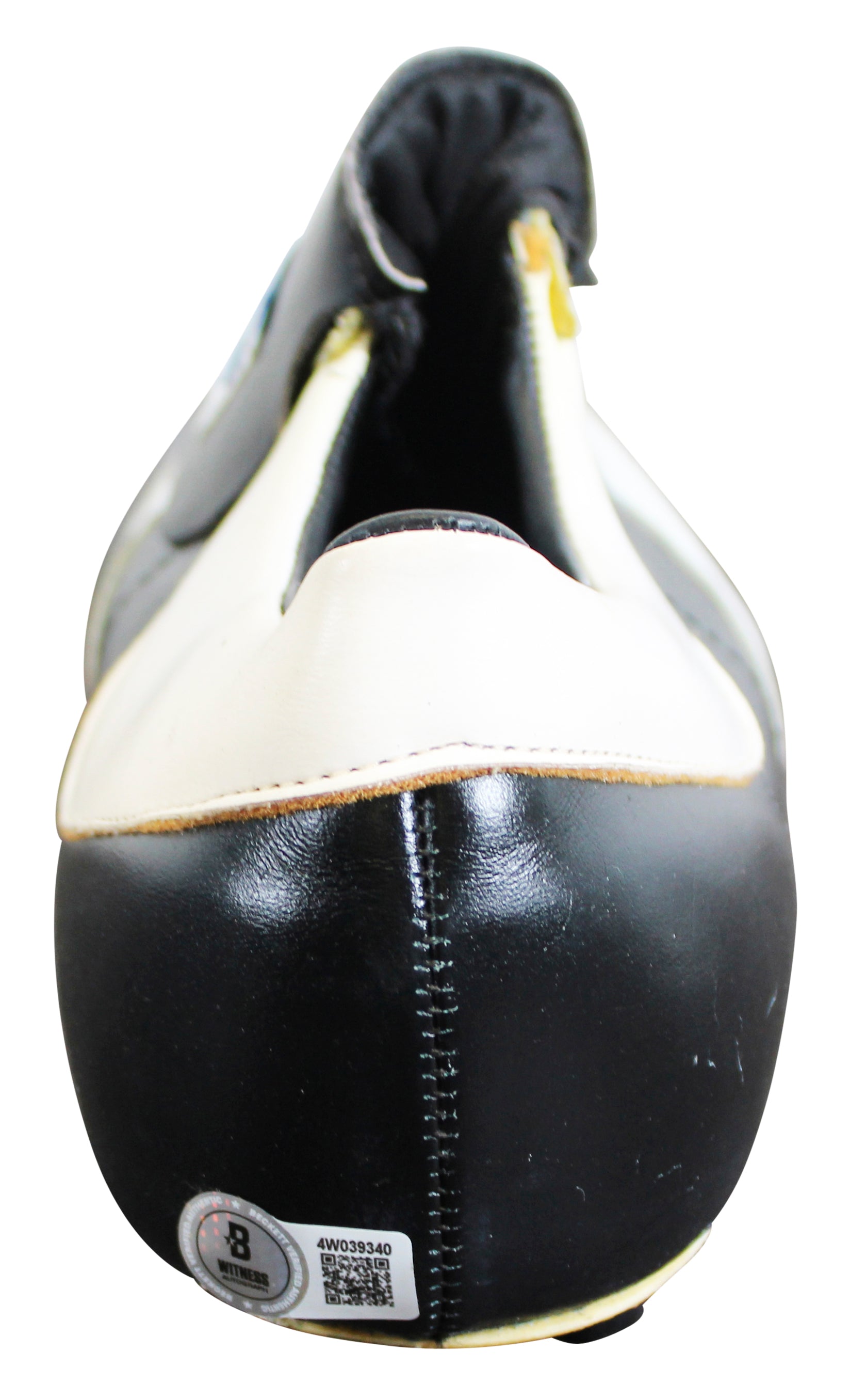 Cowboys Roger Staubach Signed Black & White Brooks Right Cleat BAS Wit #4W039340