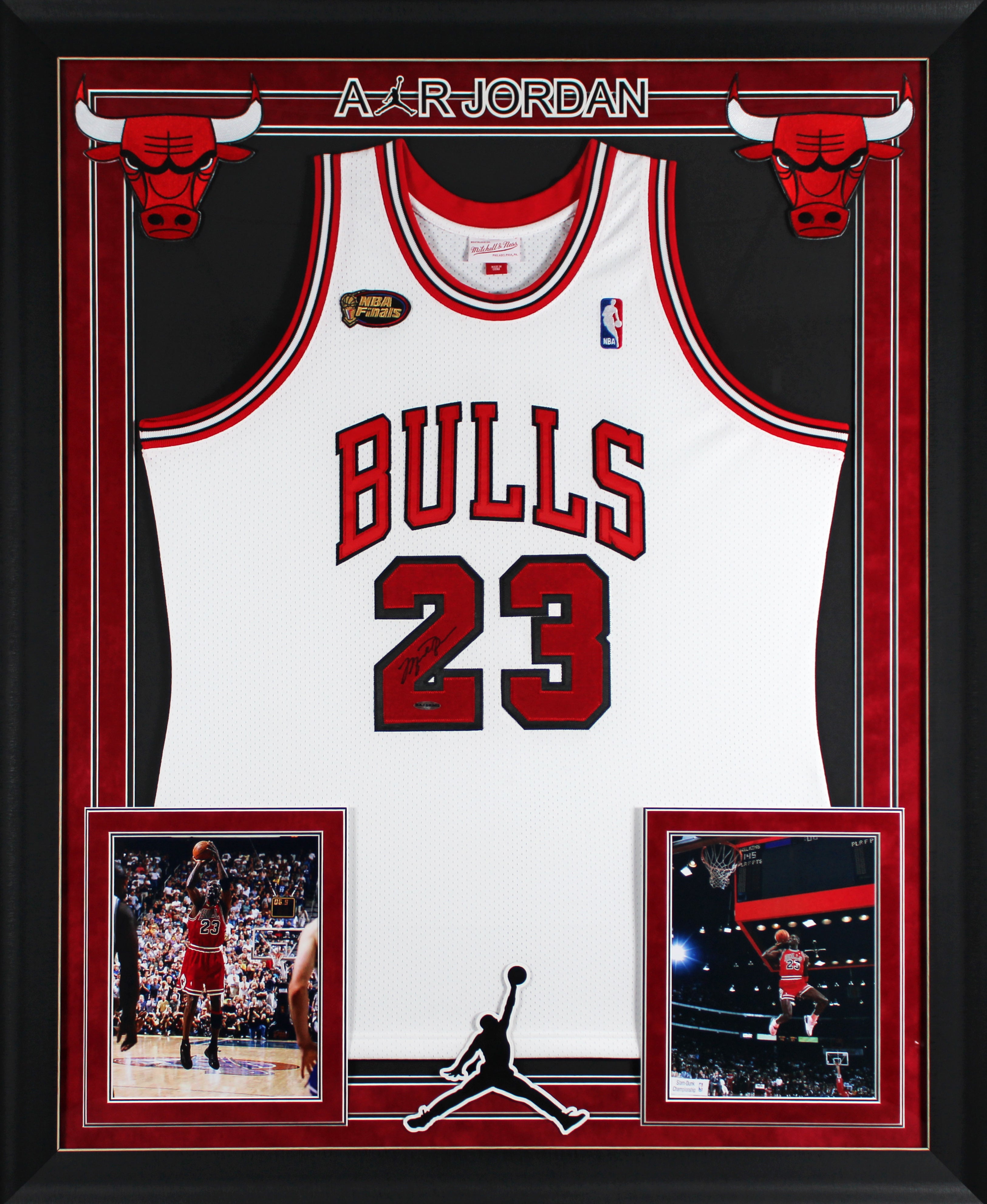 Bulls Michael Jordan Signed 97-98 White Nike HWC Authentic Framed Jersey UDA
