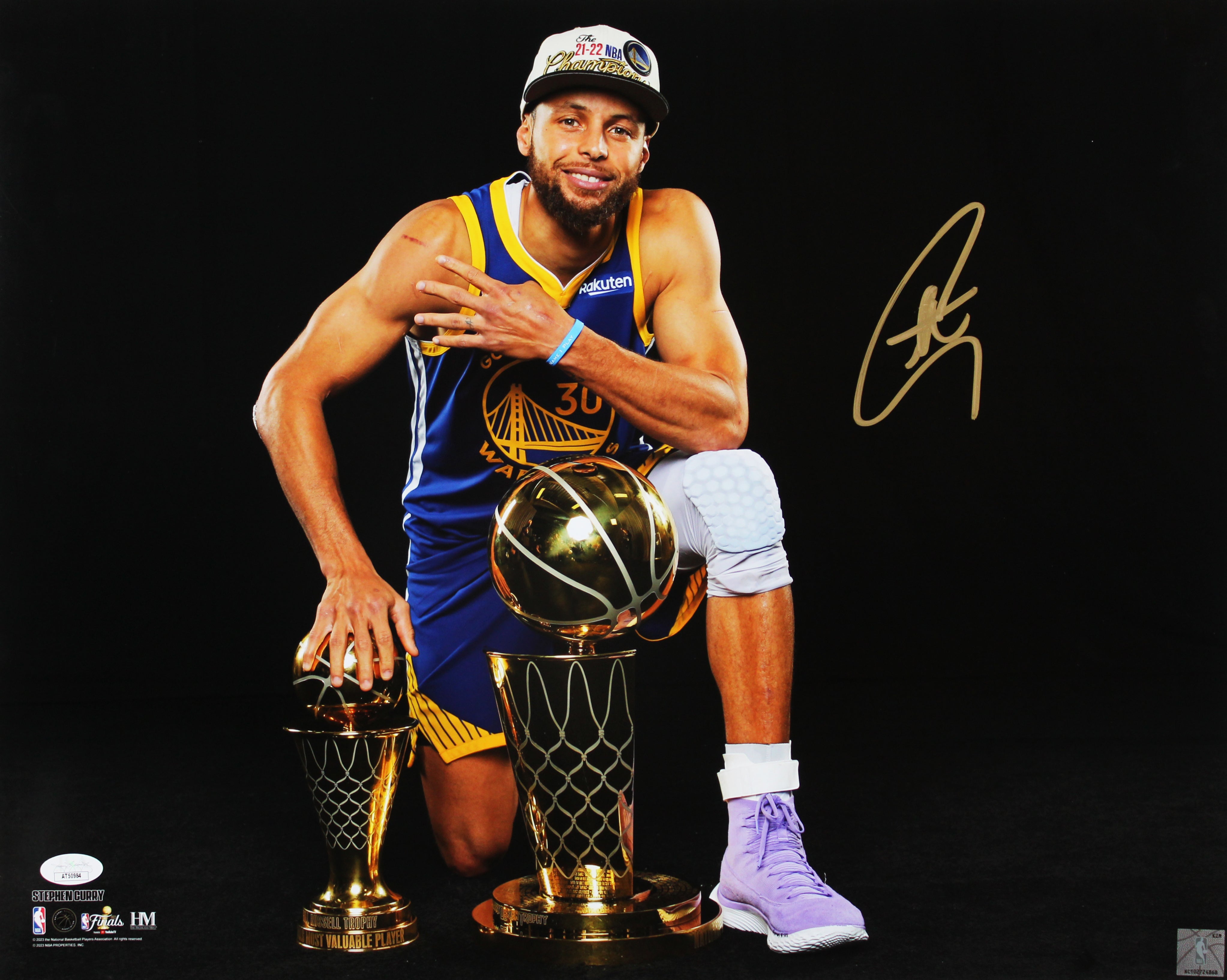 Warriors Stephen Curry Signed 16x20 Framed Horizontal Trophy Blackout Photo JSA