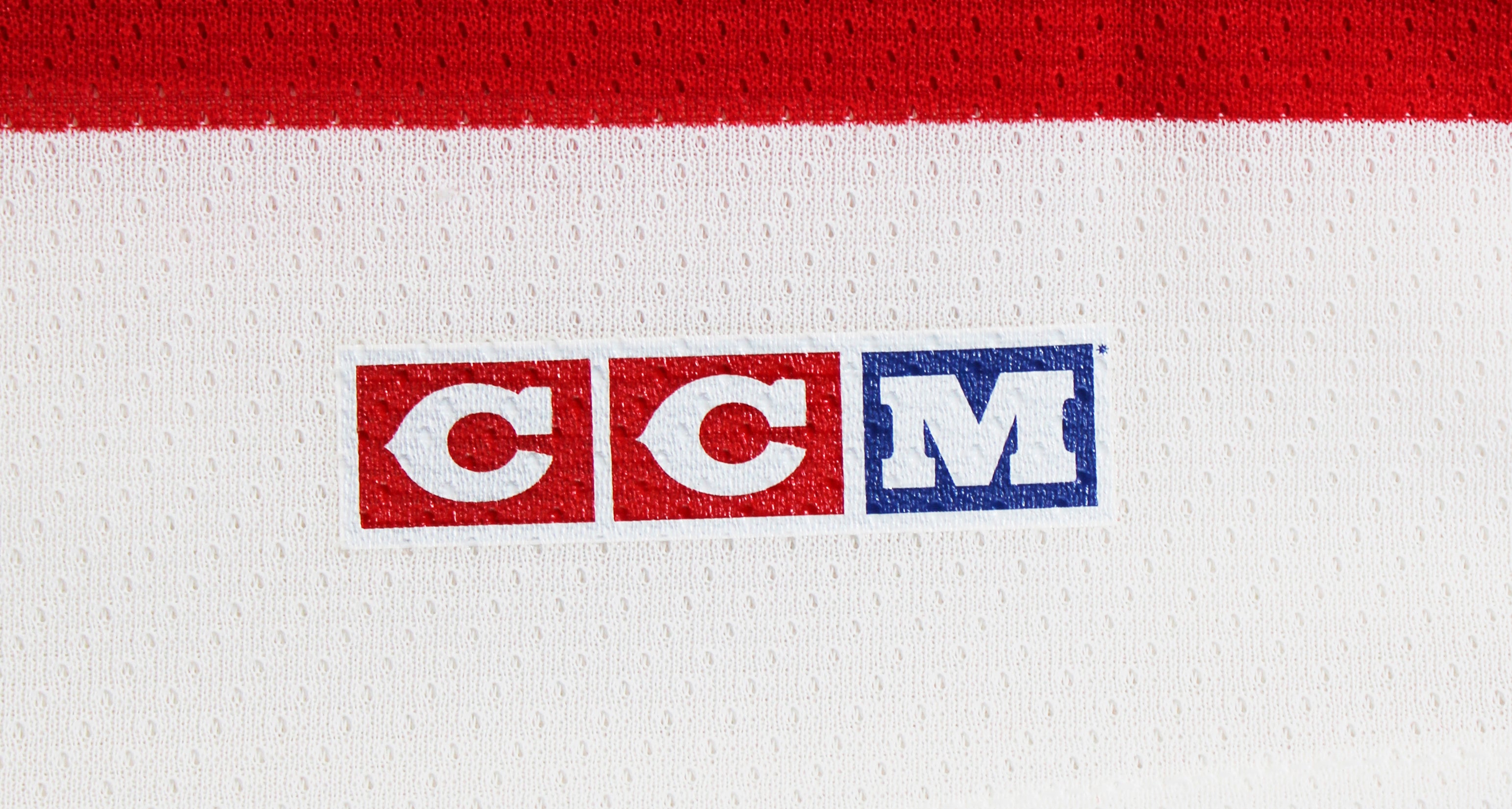 Red Wings Gordie Howe "Mr. Hockey, HOF 1972" Signed White CCM Jersey PSA #Q41382