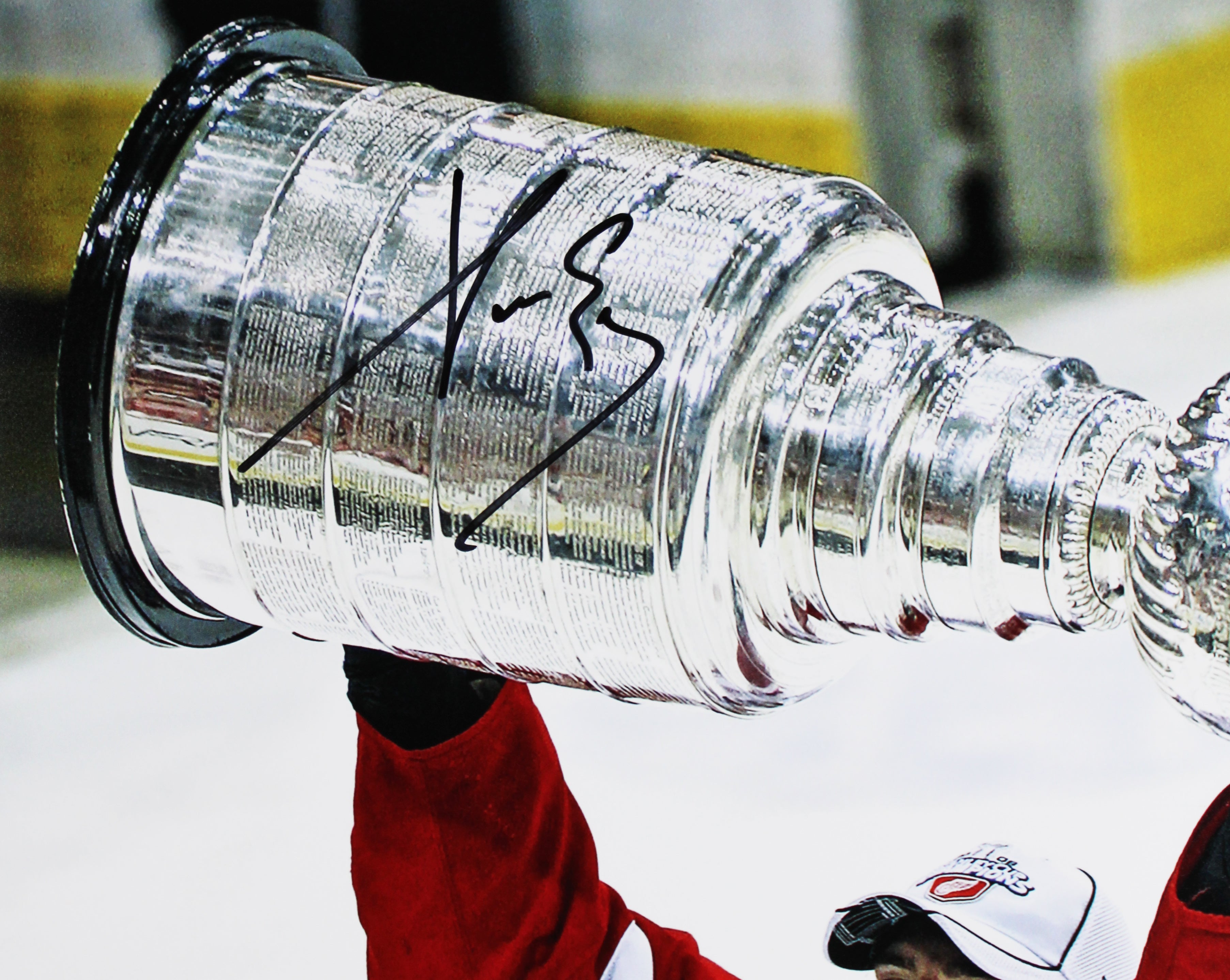 Red Wings Pavel Datsyuk Signed 16x20 Vertical Stanley Cup Photo Fanatics