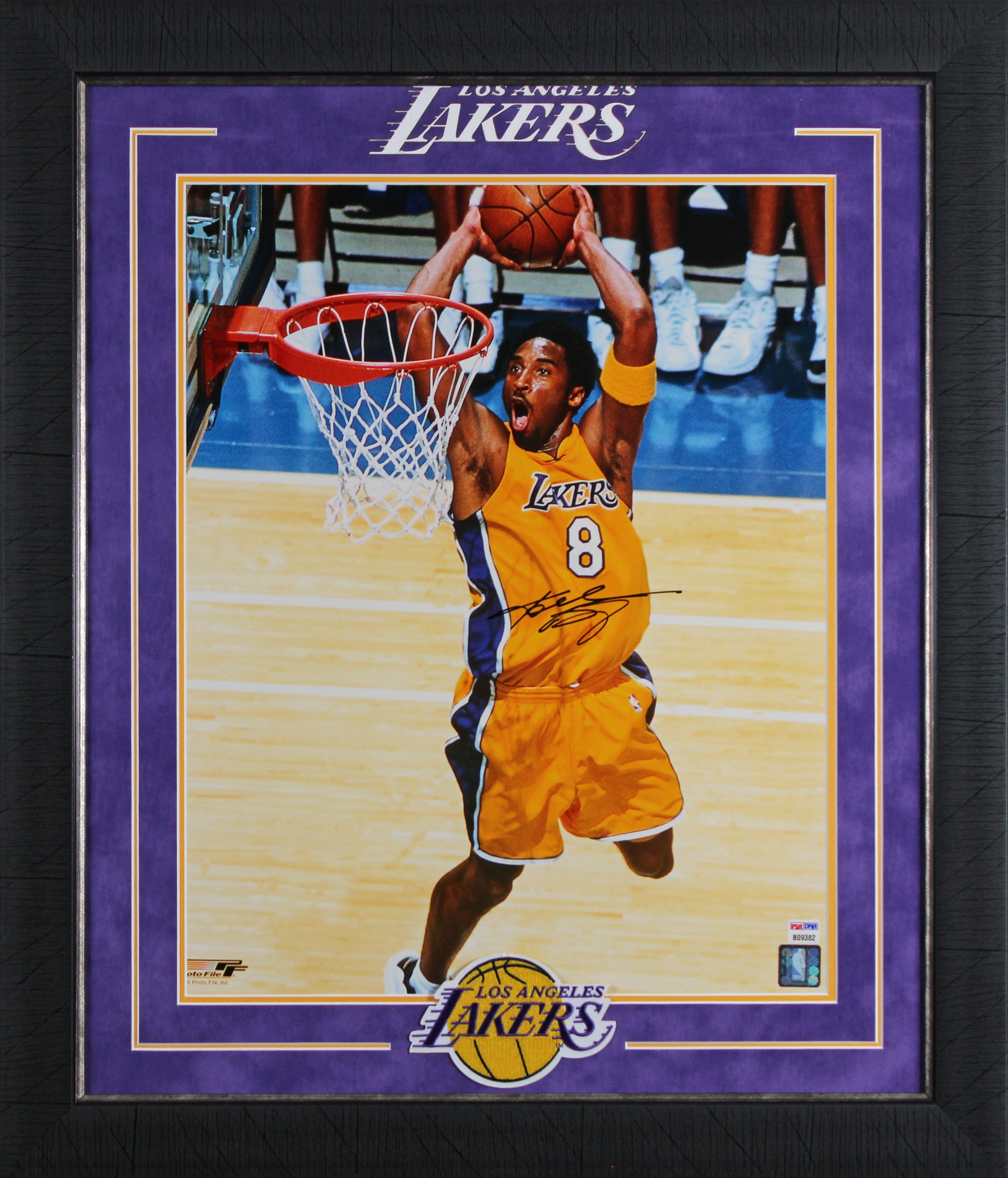 Lakers Kobe Bryant Signed 16x20 Framed Vertical Dunking Photo PSA/DNA #B09382