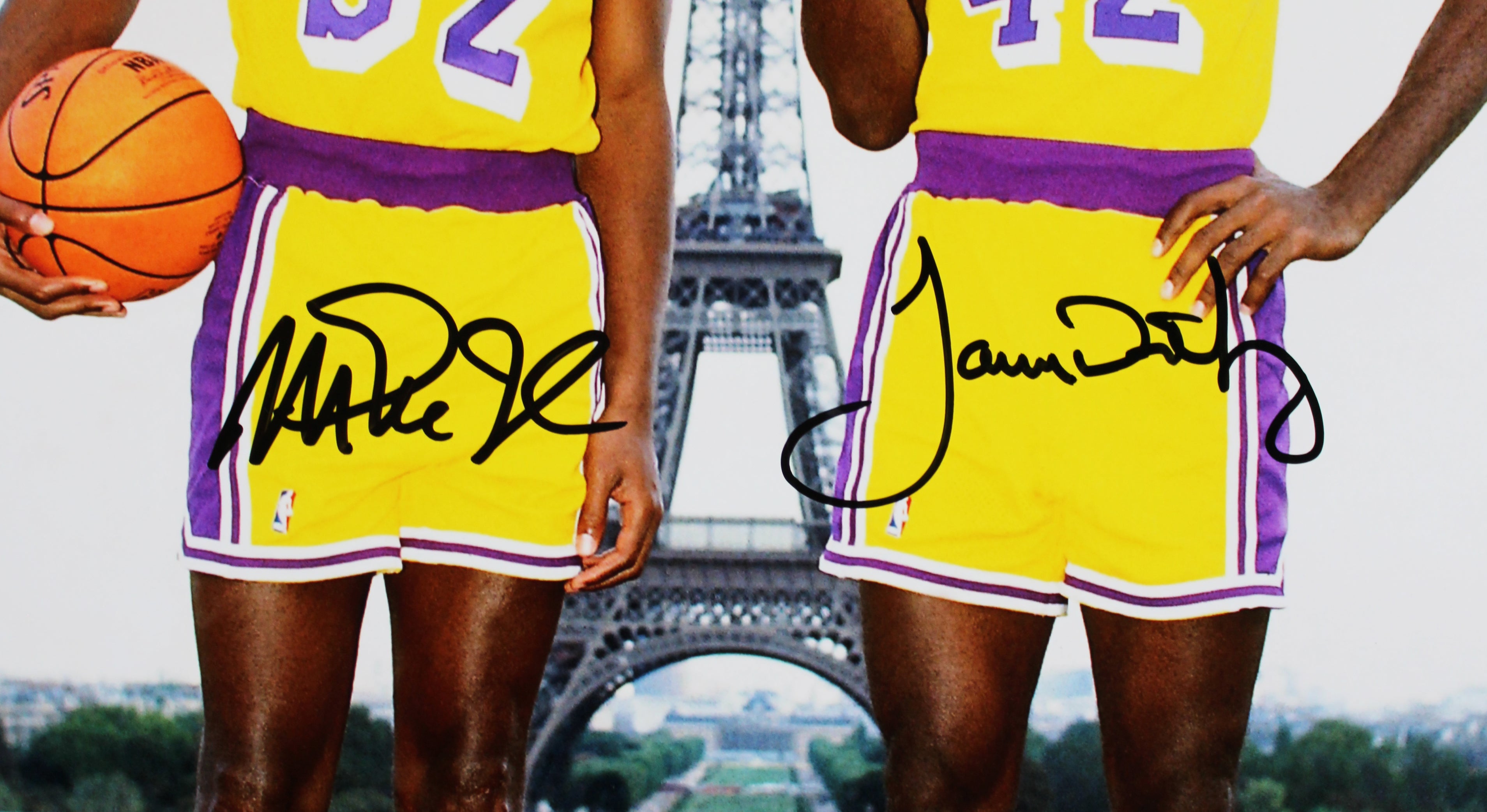 Lakers Magic Johnson & James Worthy Signed 16x20 Vertical Paris Photo BAS Wit