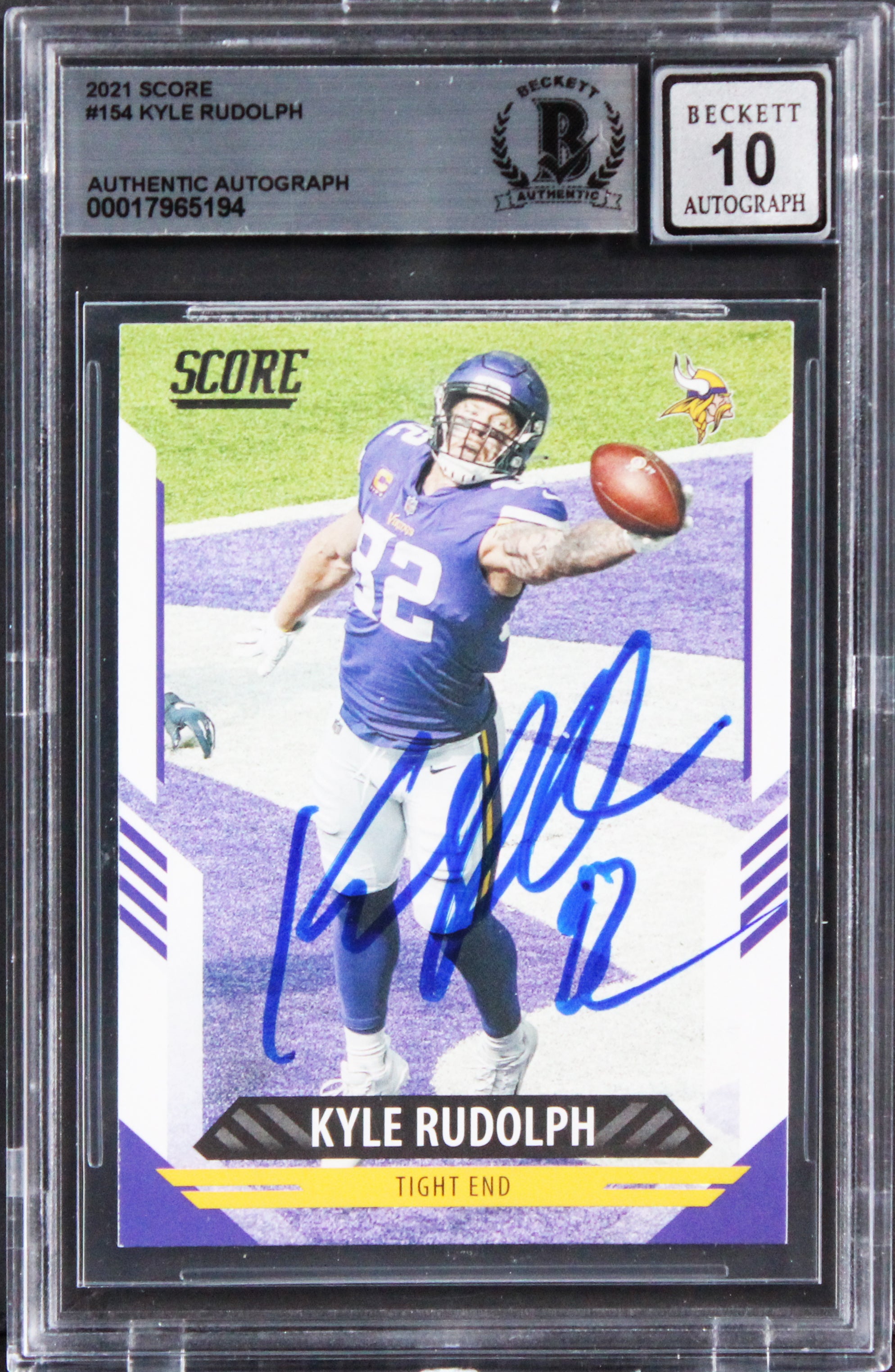 Vikings Kyle Rudolph Signed 2021 Score #154 Card Auto Graded 10! BAS Slabbed
