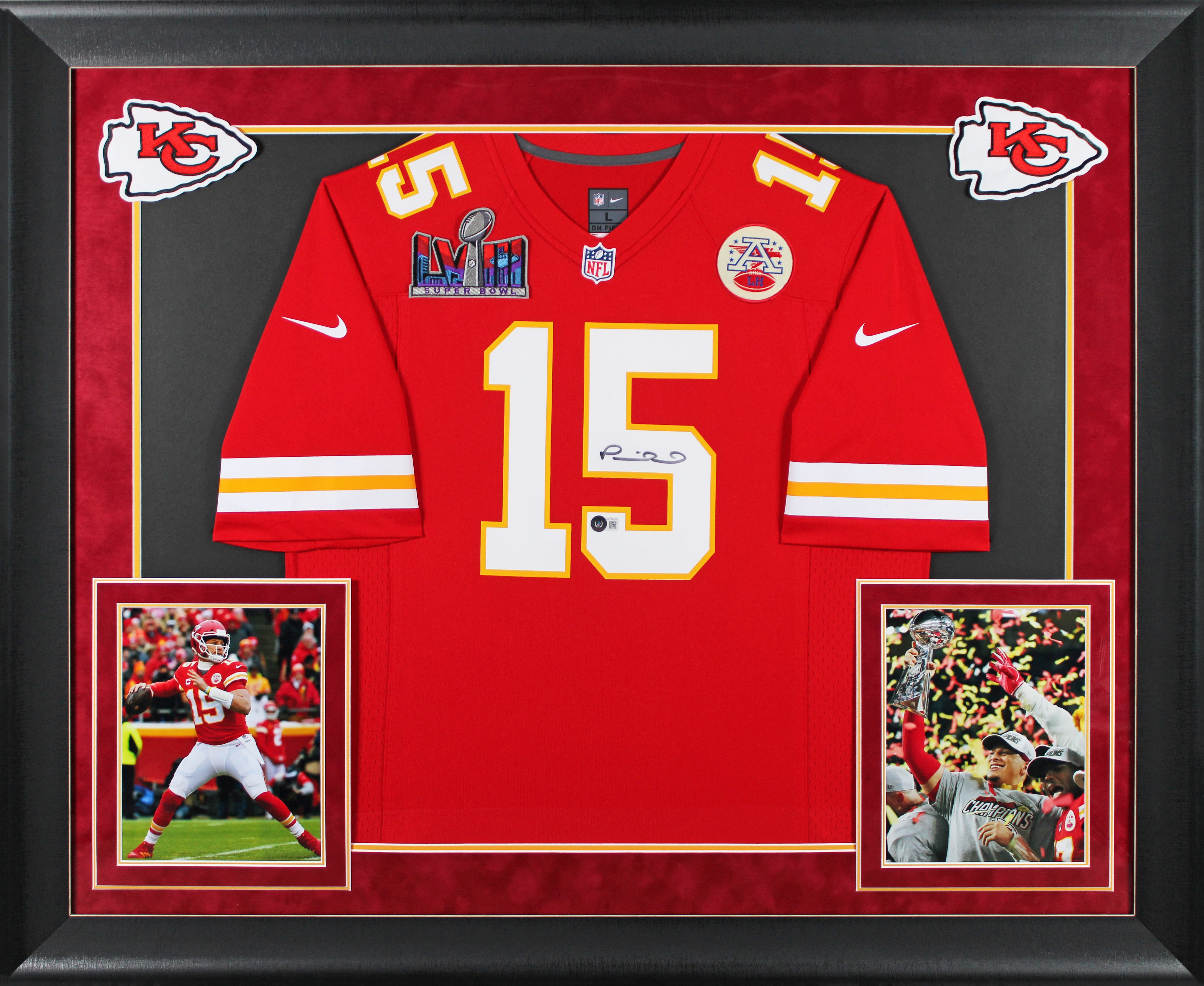 Chiefs Patrick Mahomes Signed Red Nike SB LVIII Logo Framed Jersey BAS Witness