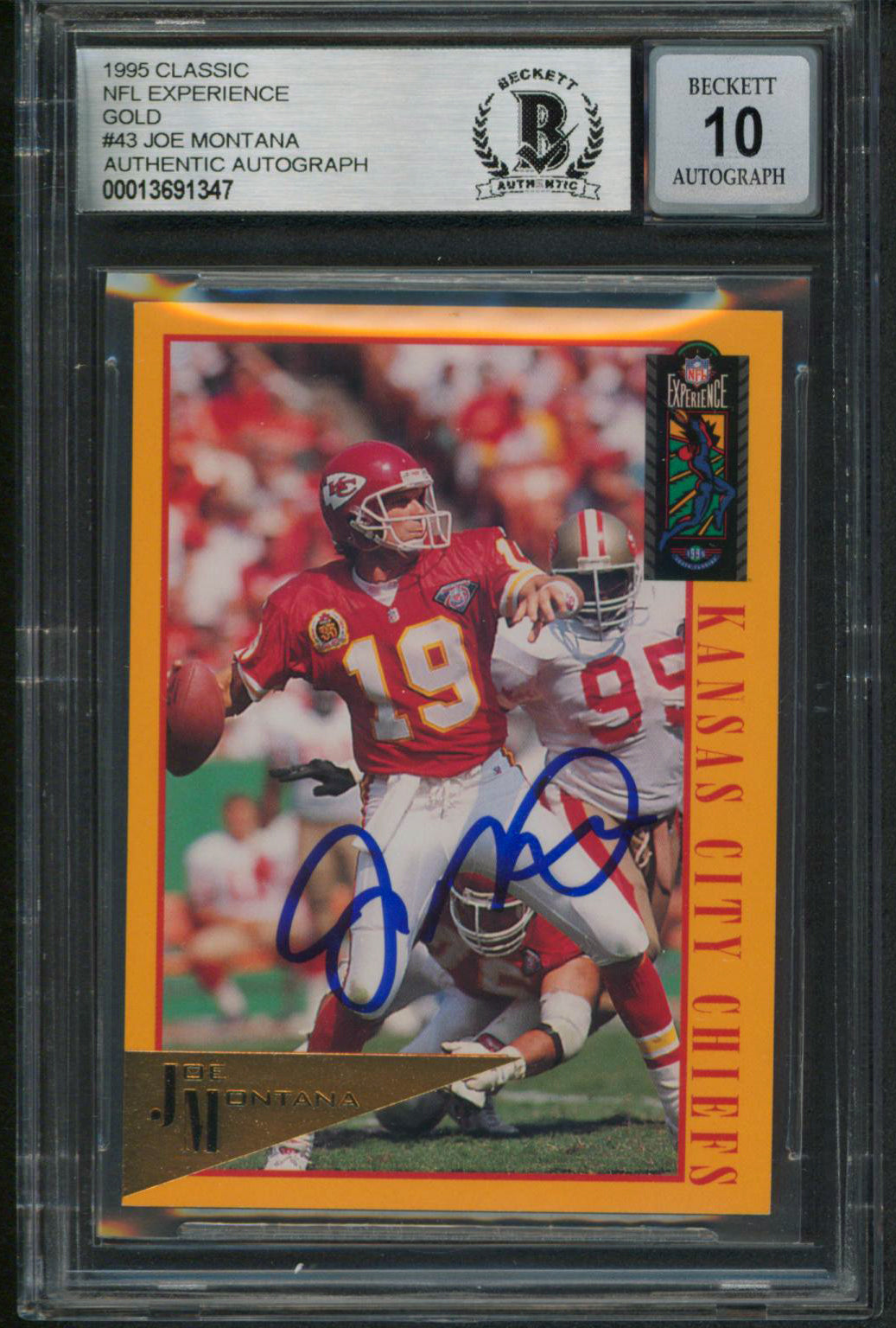 49ers Joe Montana  Signed 1995 Classic NFL Exp Gold #43 Card Auto 10 BAS Slabbed